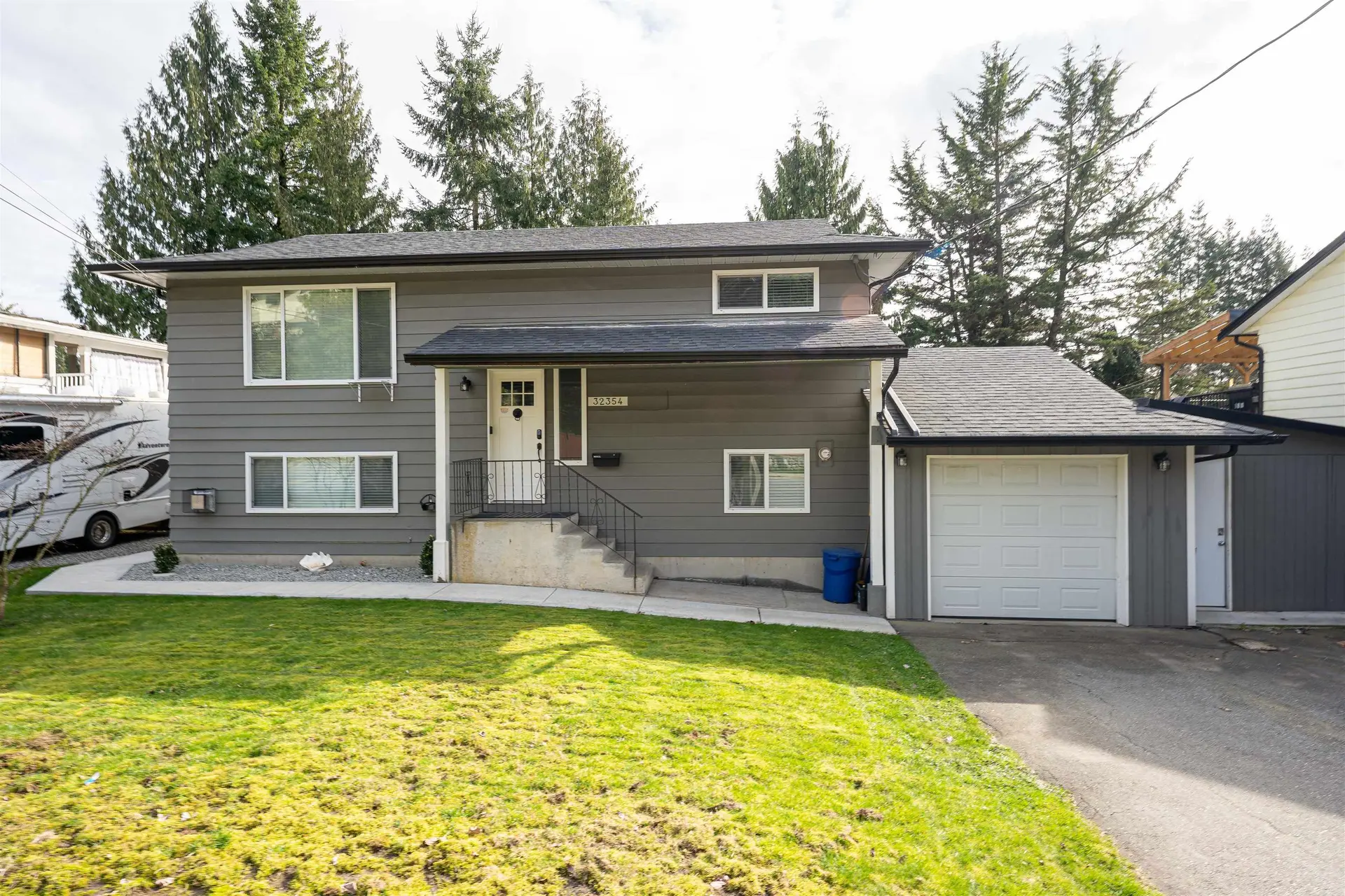 Property at 32354 14 Avenue, Mission, BC