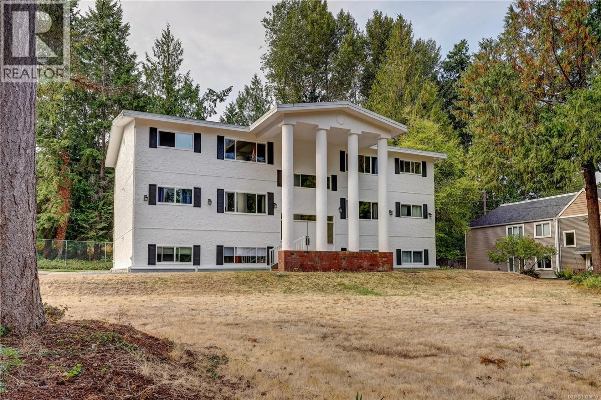 Property at #6 322 Village Way, Qualicum Beach, BC