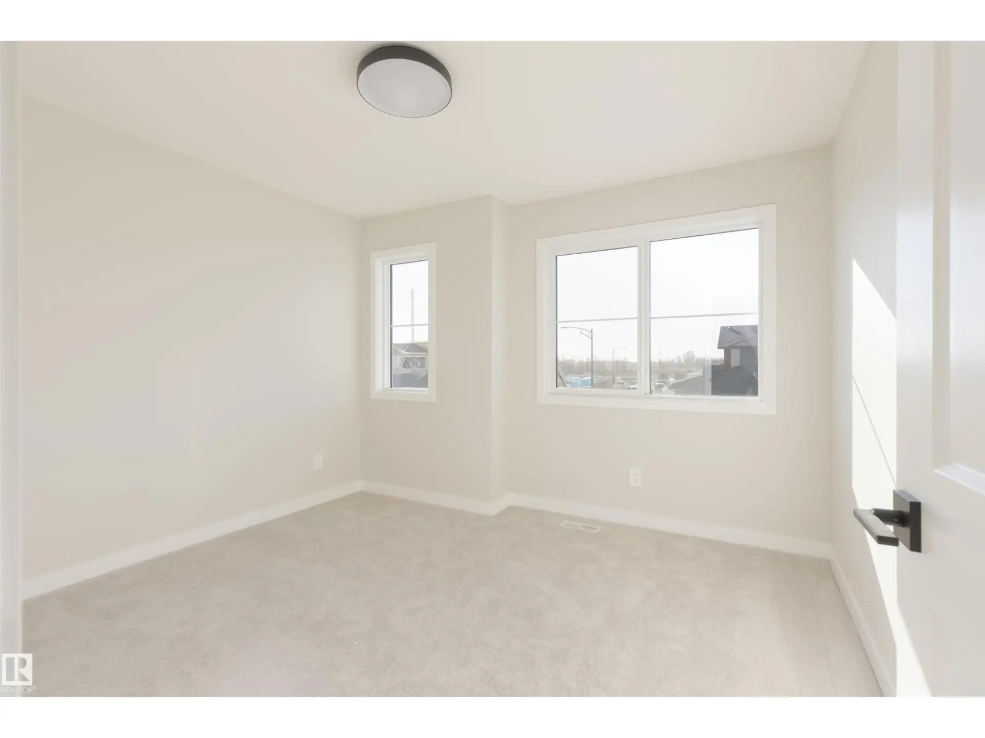 20620 43 AV NW - Image 16