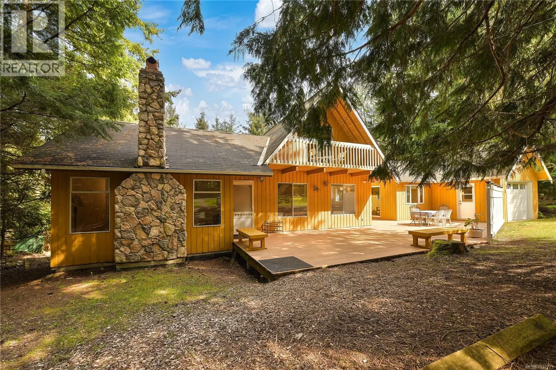 Property at 552 Club Cres, Mayne Island, BC