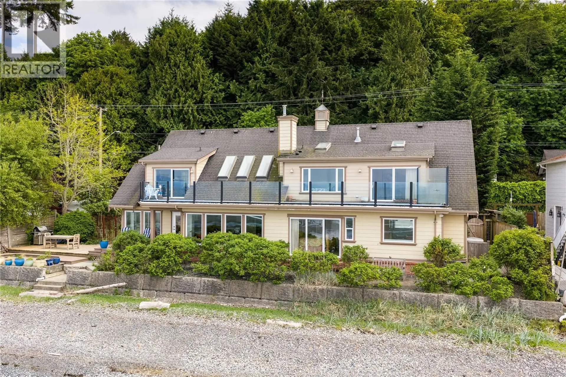 Property at 2995 Island Hwy W, Qualicum Beach, BC
