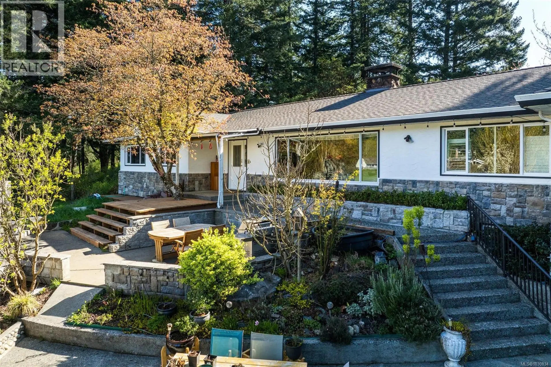 Property at 946 Klahanie Dr, Langford, BC