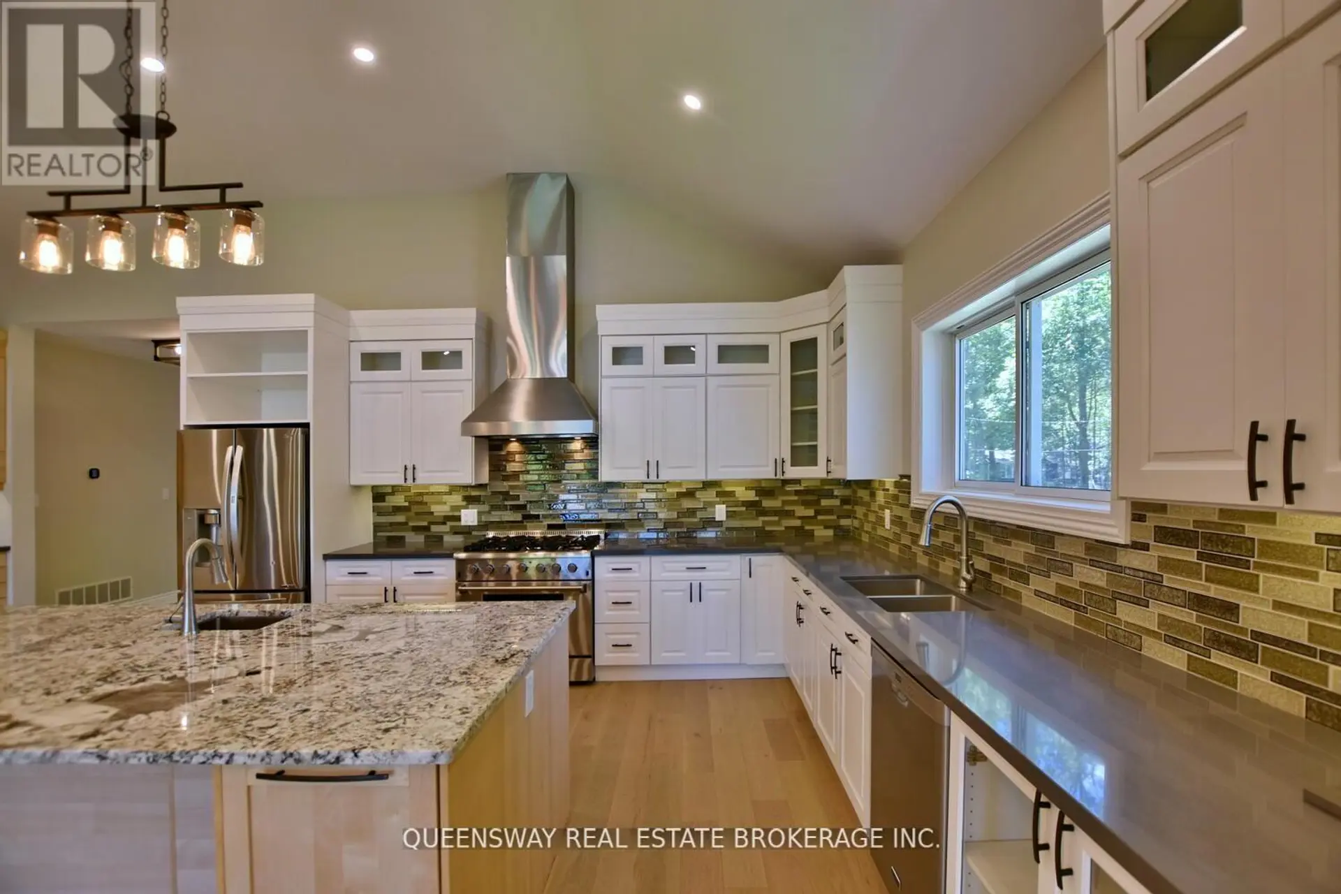 1852 RIVER ROAD W - Image 7