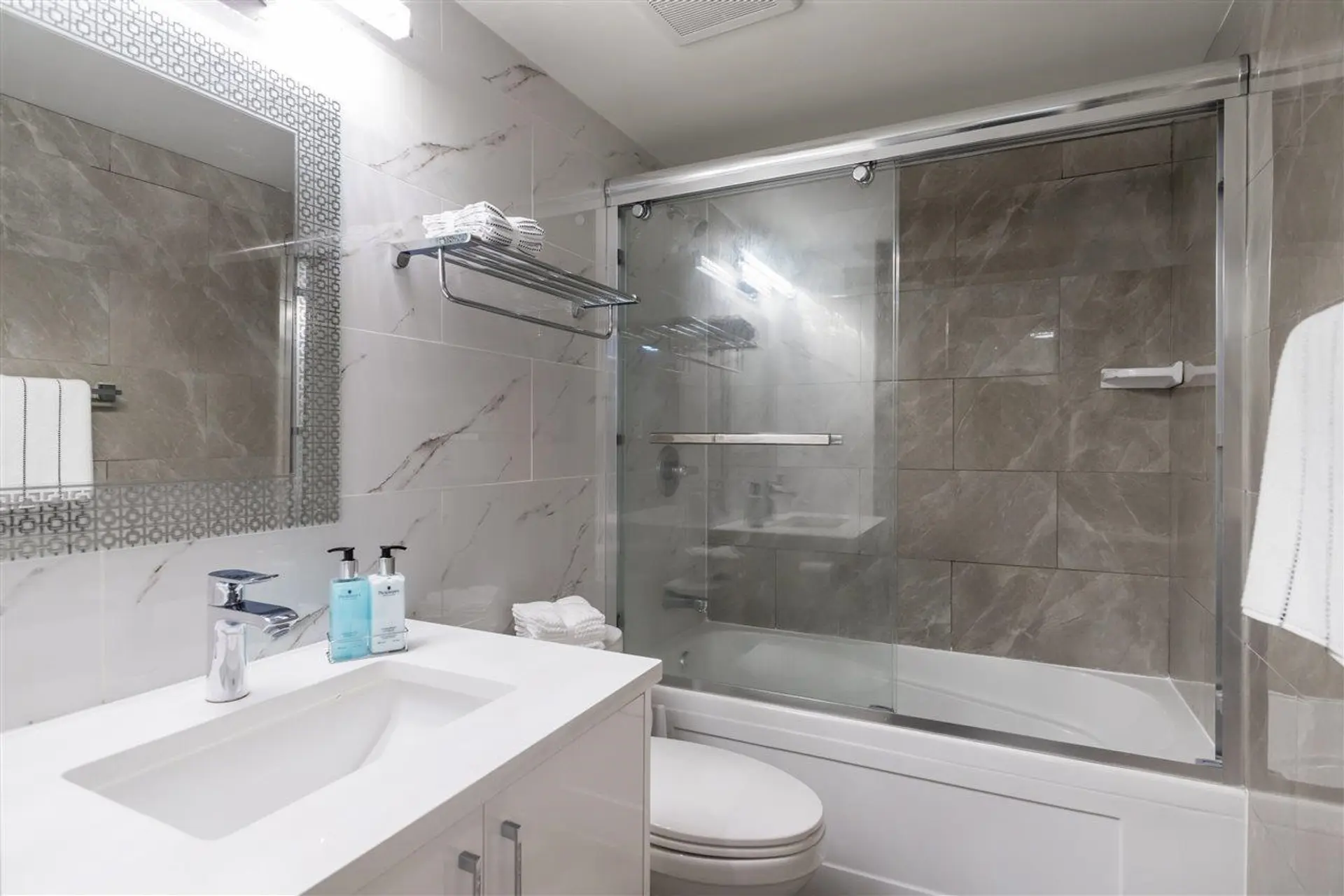 #301 1189 Howe Street - Image 12