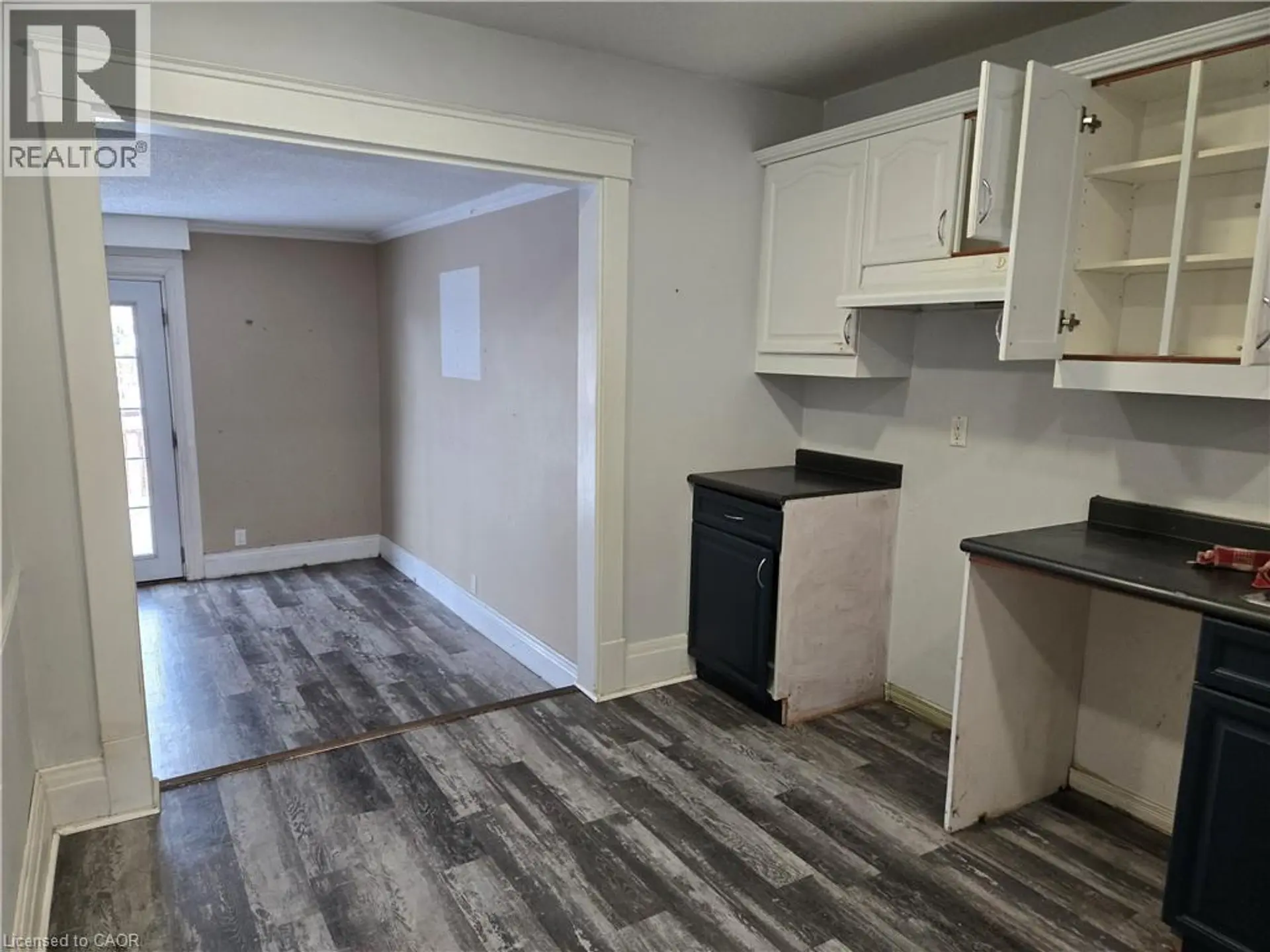 45 CHAPLIN Avenue - Image 3