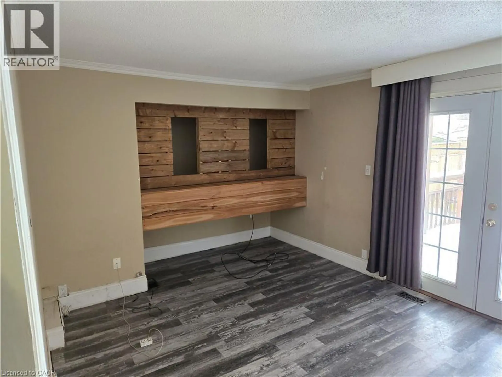 45 CHAPLIN Avenue - Image 4