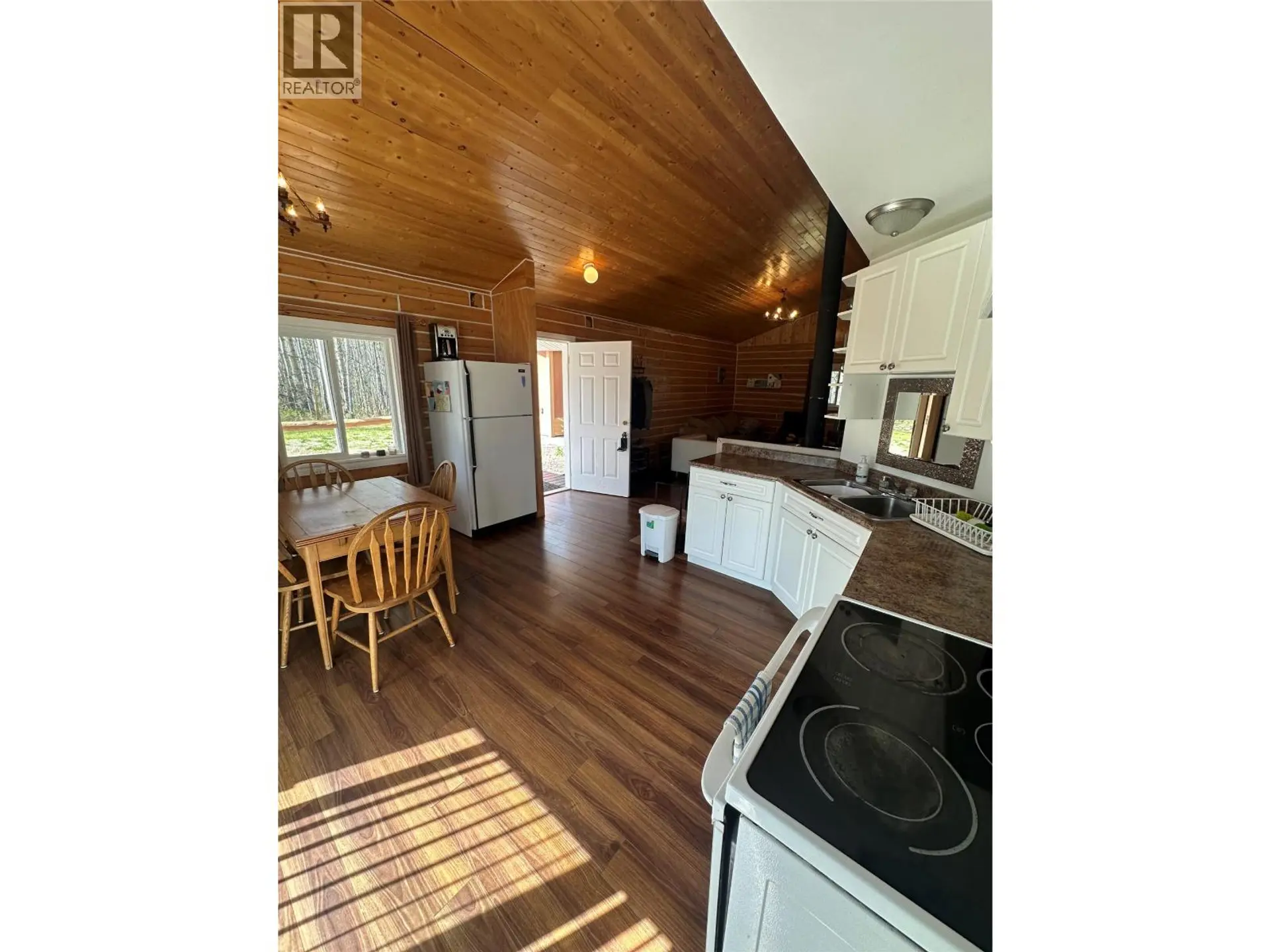 9308 WEST MIDDLEMISS Road - Image 9