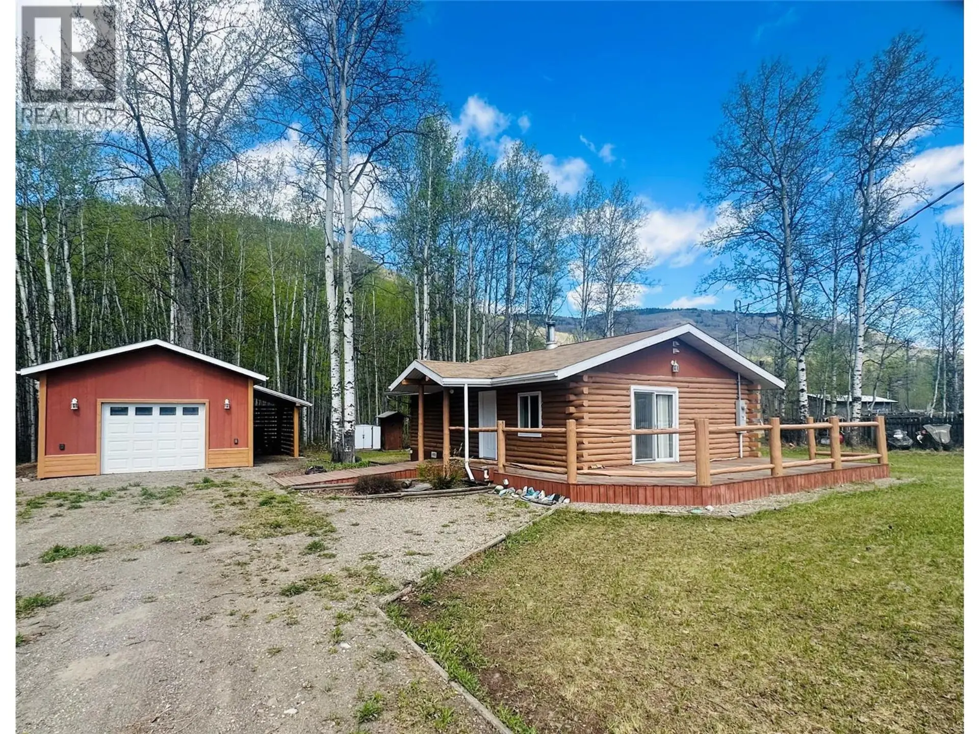 Property at 9308 WEST MIDDLEMISS Road, Chetwynd, BC
