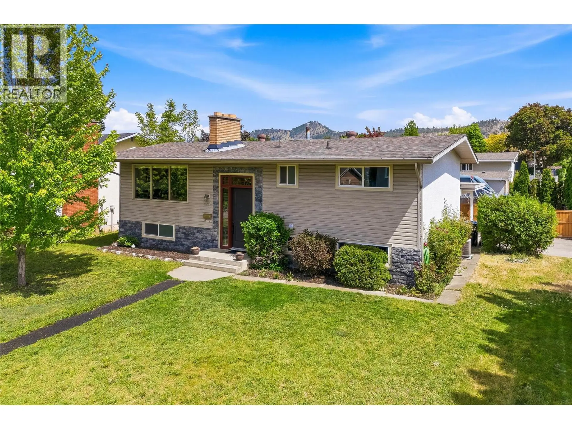 Property at 1394 Lombardy Square, Kelowna, BC