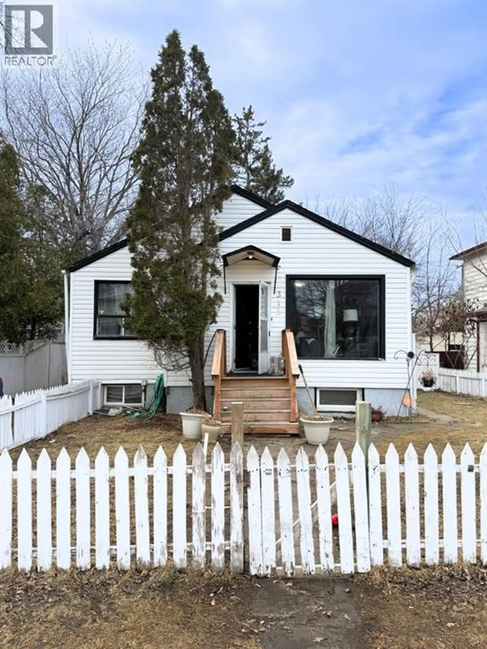 319 7 Street SE - Image 1