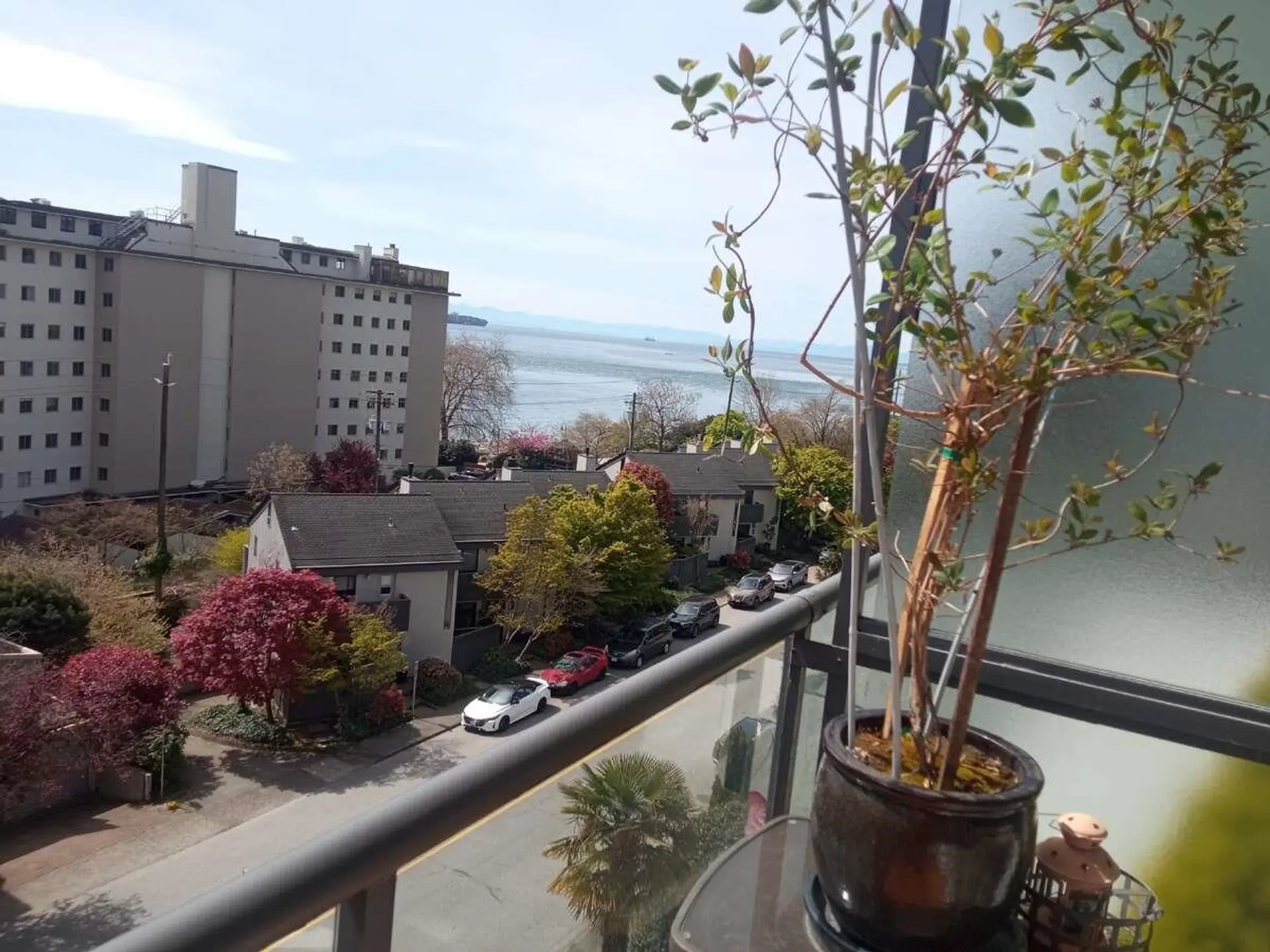 #404 1845 Bellevue Avenue - Image 2