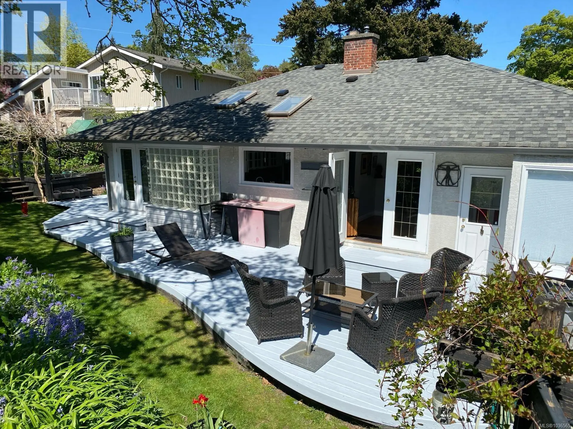 Property at 886 Cunningham Rd, Esquimalt, BC