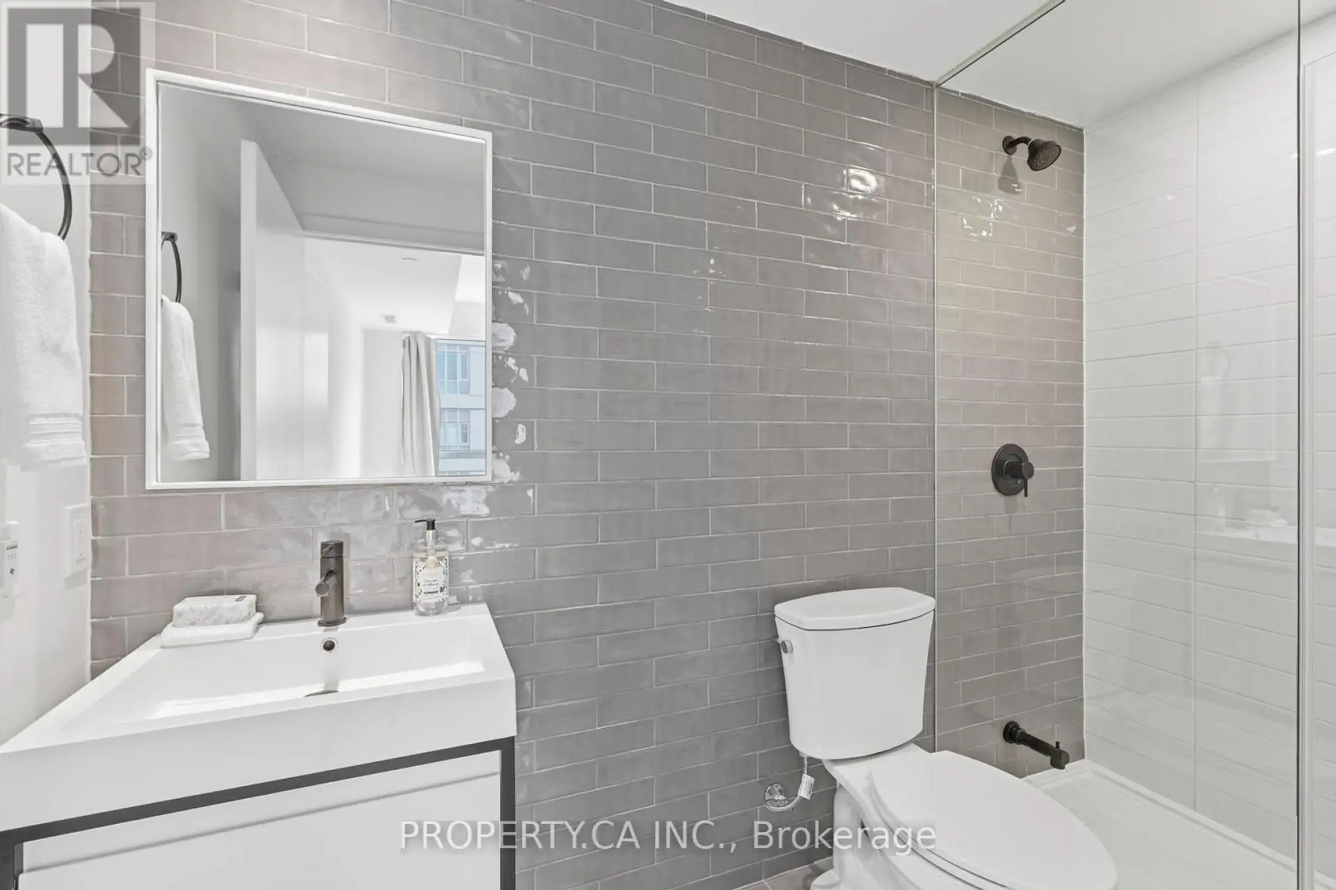 #719 150 LOGAN AVENUE - Image 13