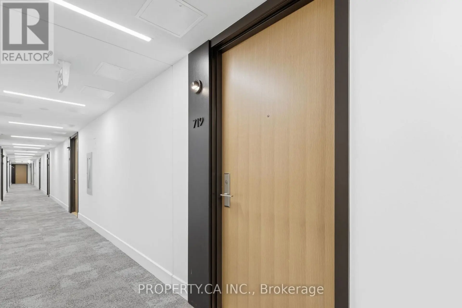 #719 150 LOGAN AVENUE - Image 3