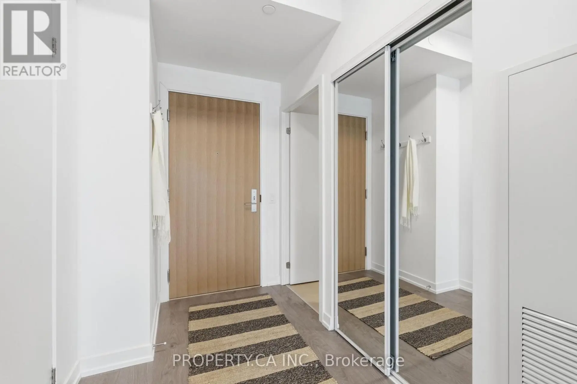 #719 150 LOGAN AVENUE - Image 4