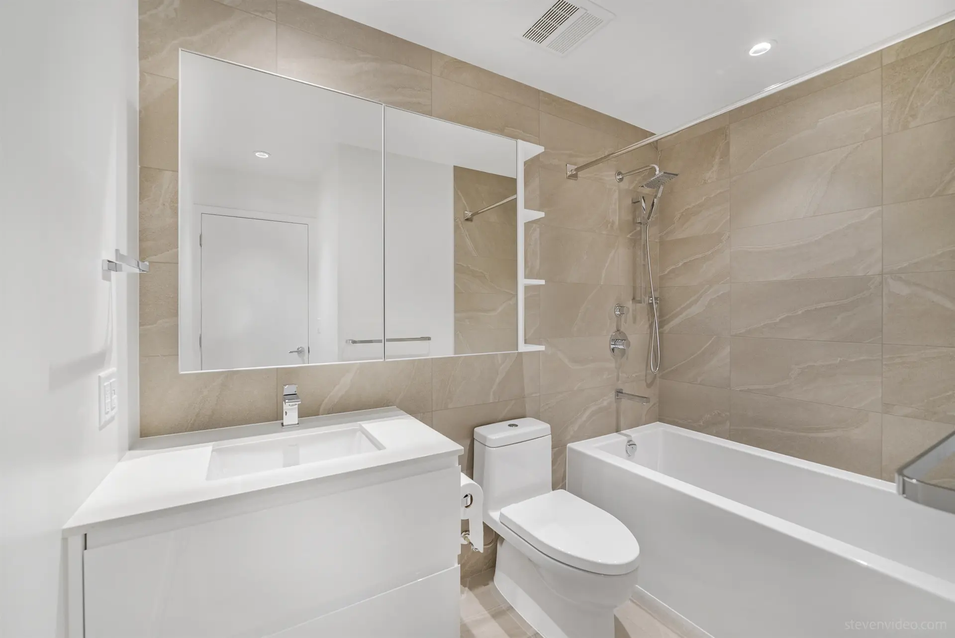 #834 6300 Minoru Boulevard - Image 11