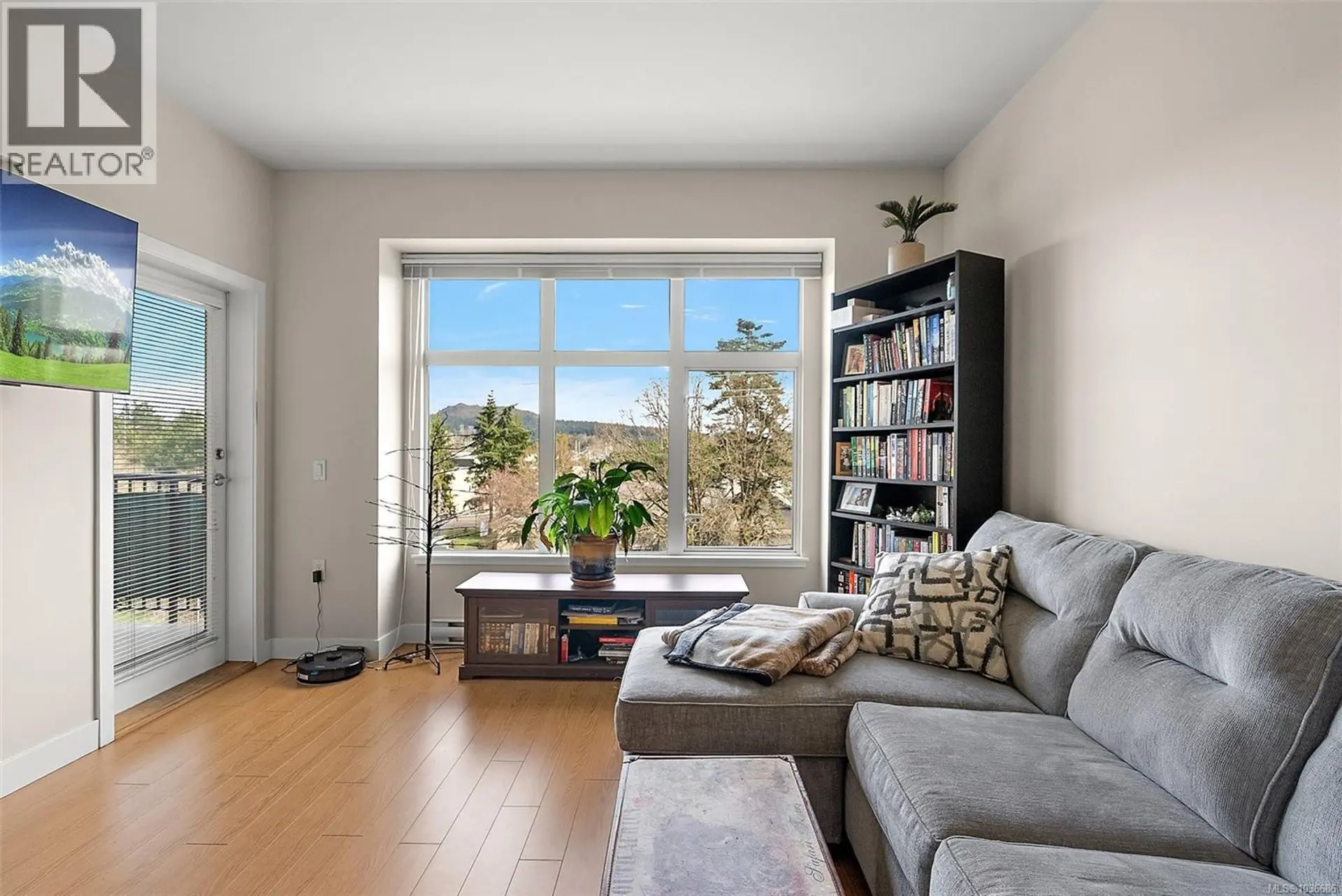 #405 4040 Borden St - Image 9