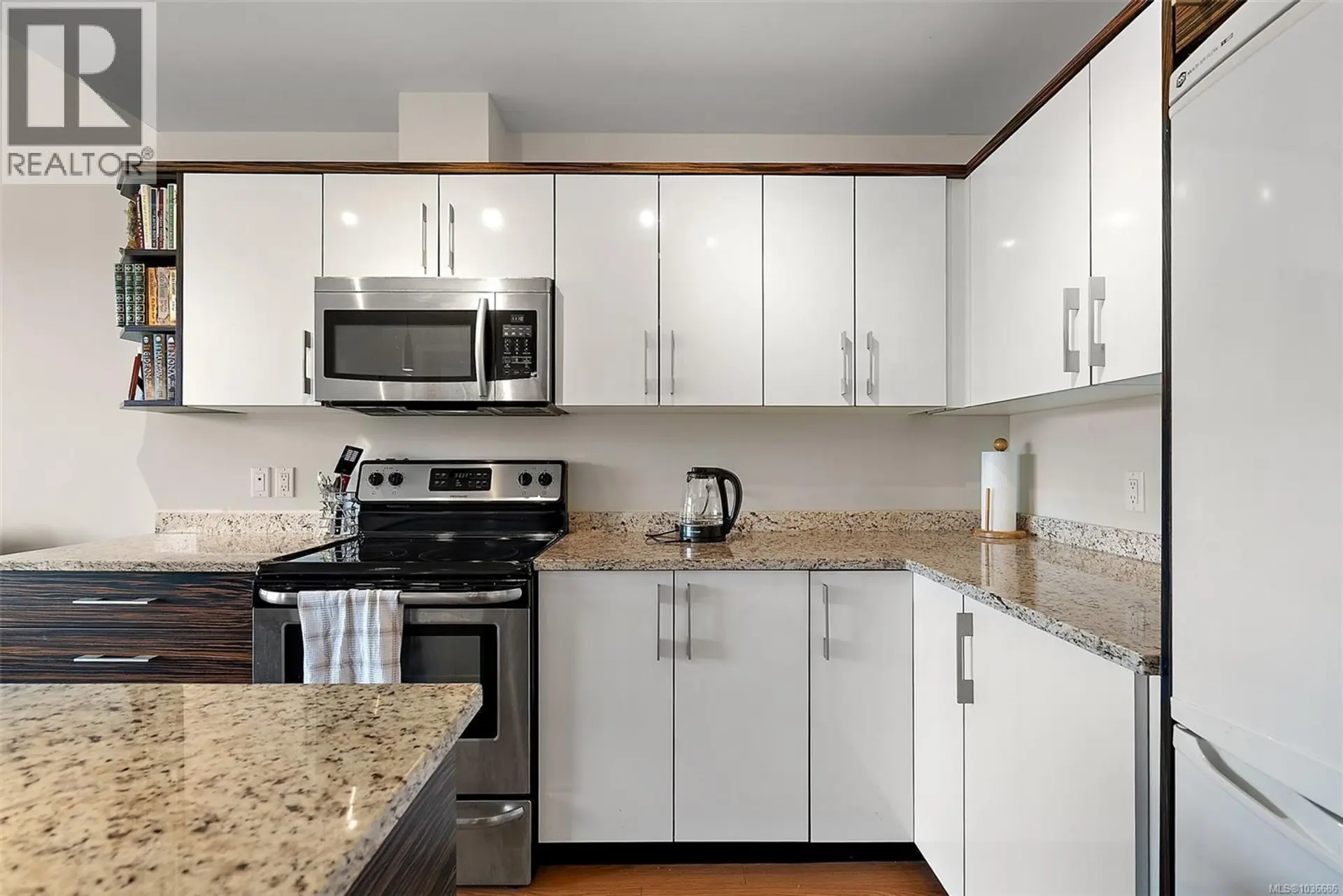 #405 4040 Borden St - Image 3