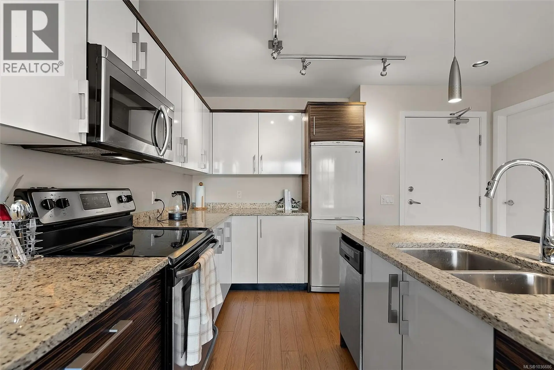 #405 4040 Borden St - Image 4