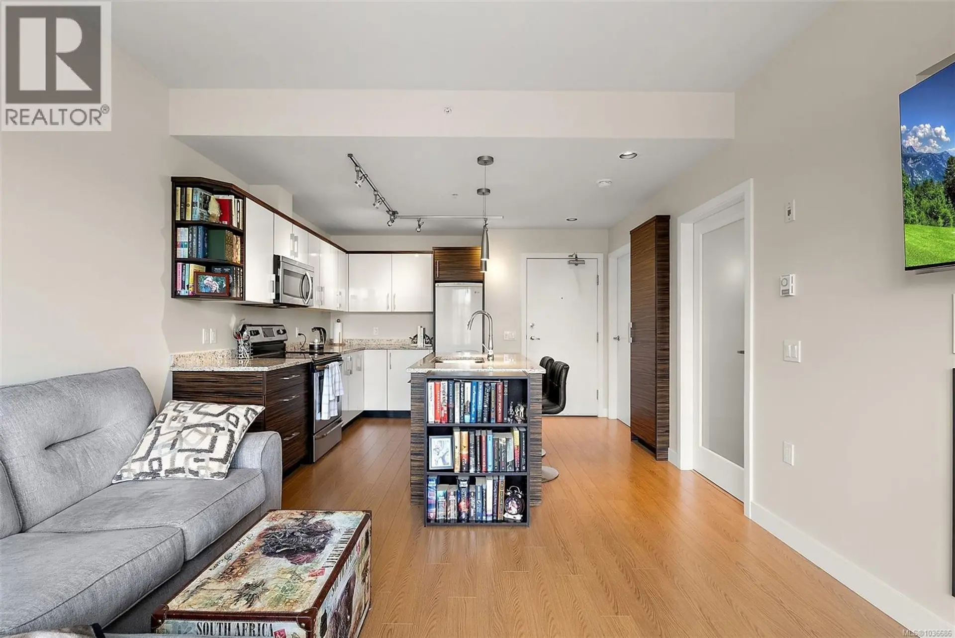 #405 4040 Borden St - Image 6