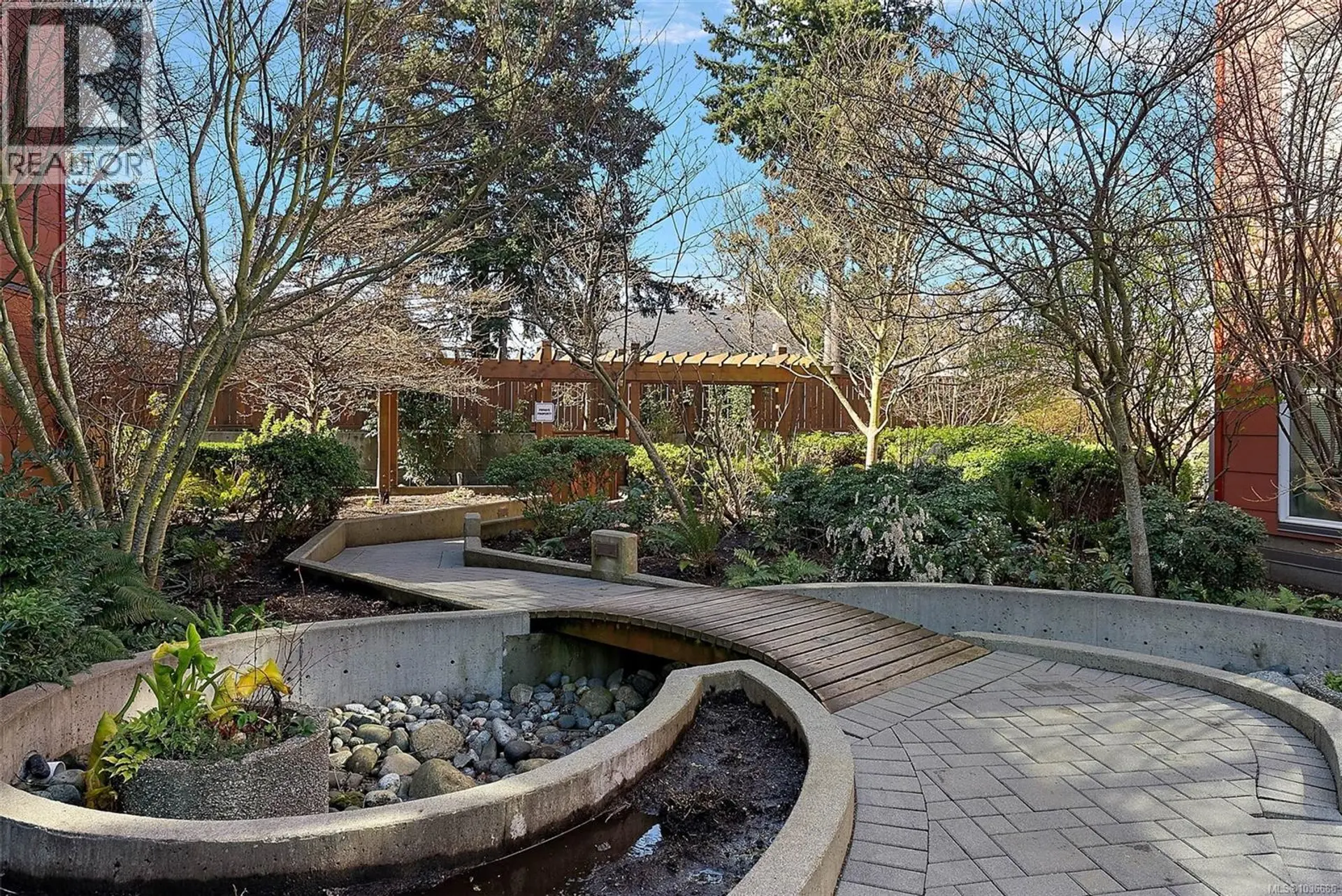 #405 4040 Borden St - Image 17