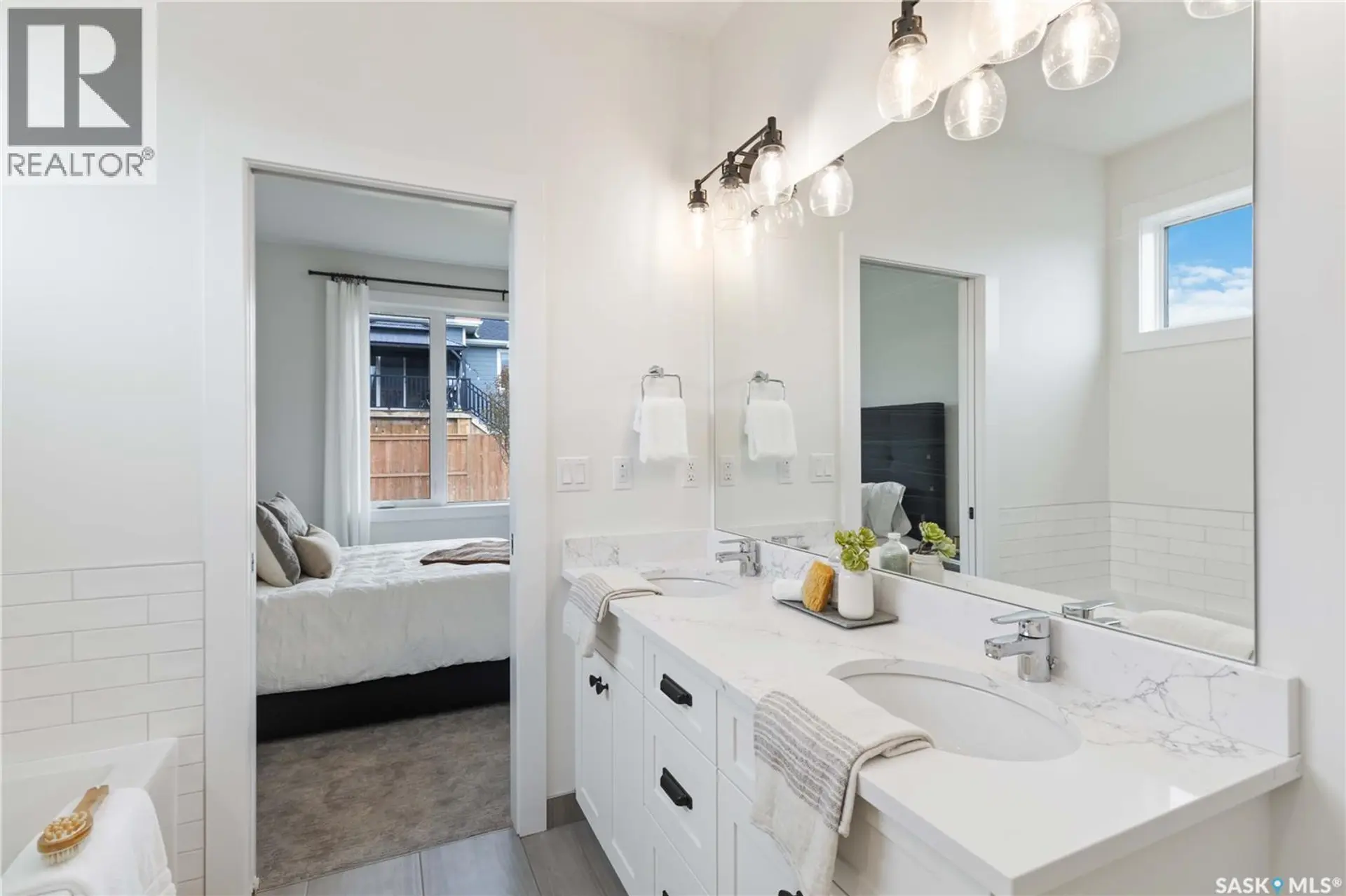 #40 105 Hathway CRESCENT - Image 7