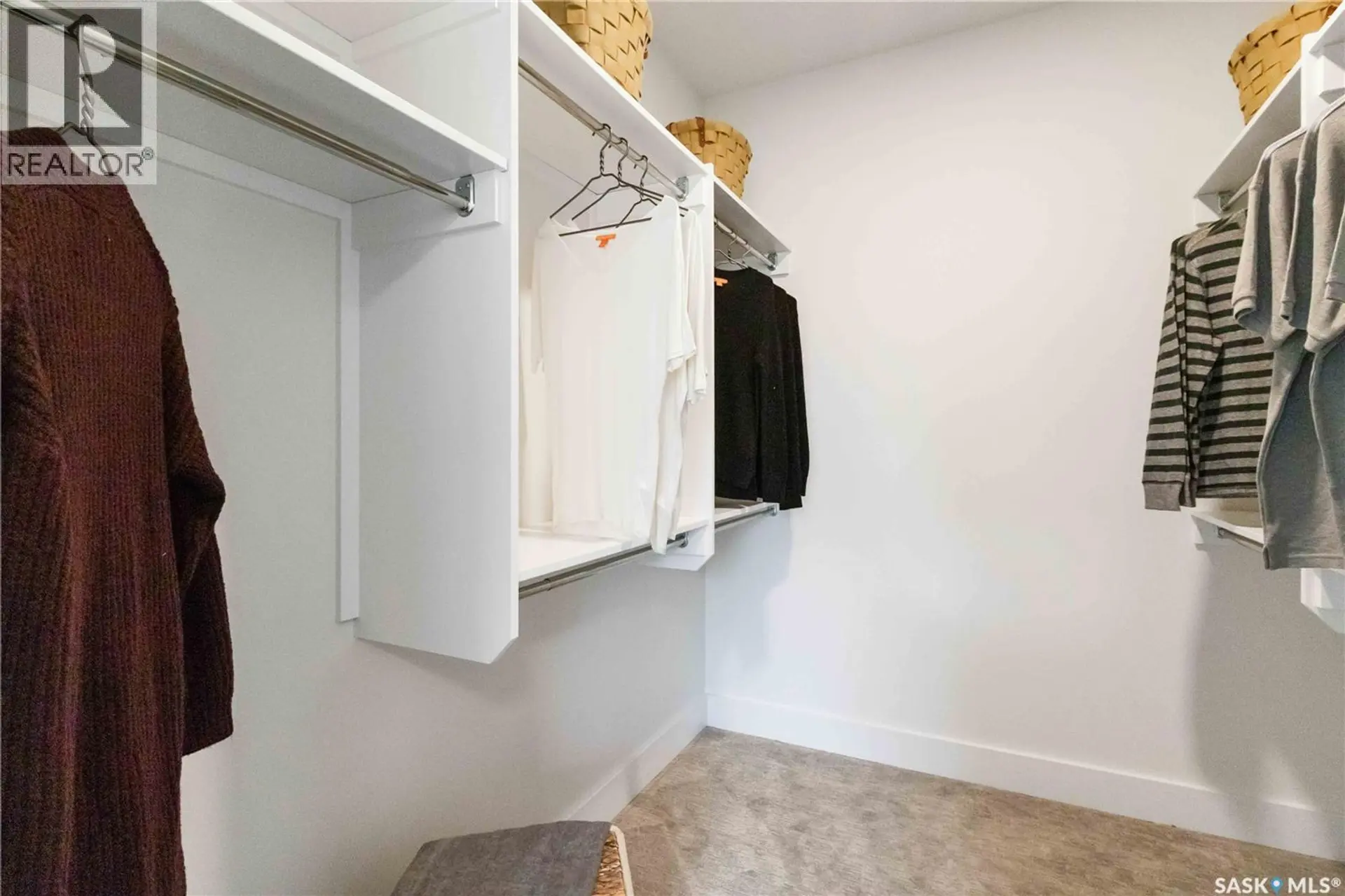#40 105 Hathway CRESCENT - Image 8