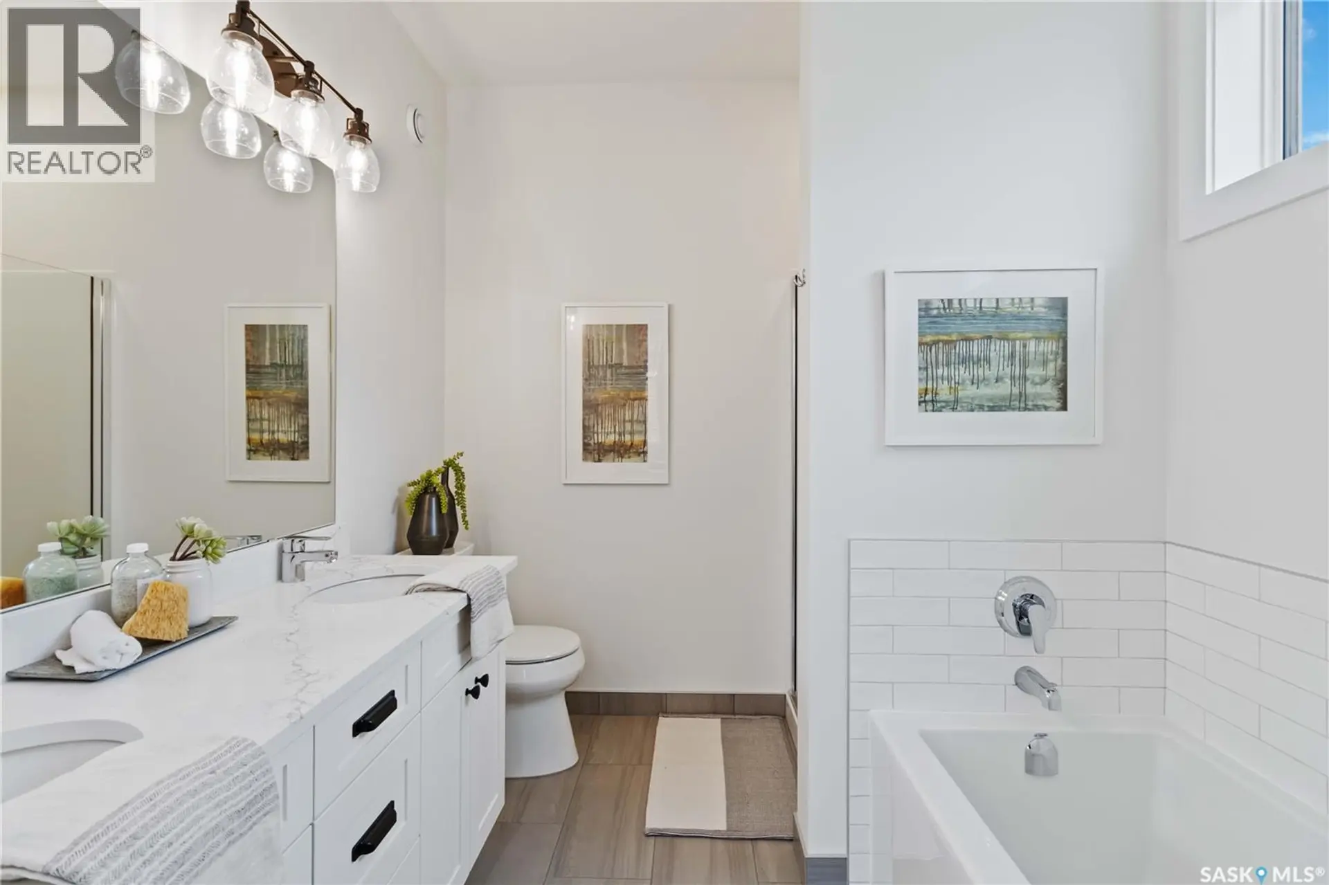 #40 105 Hathway CRESCENT - Image 5