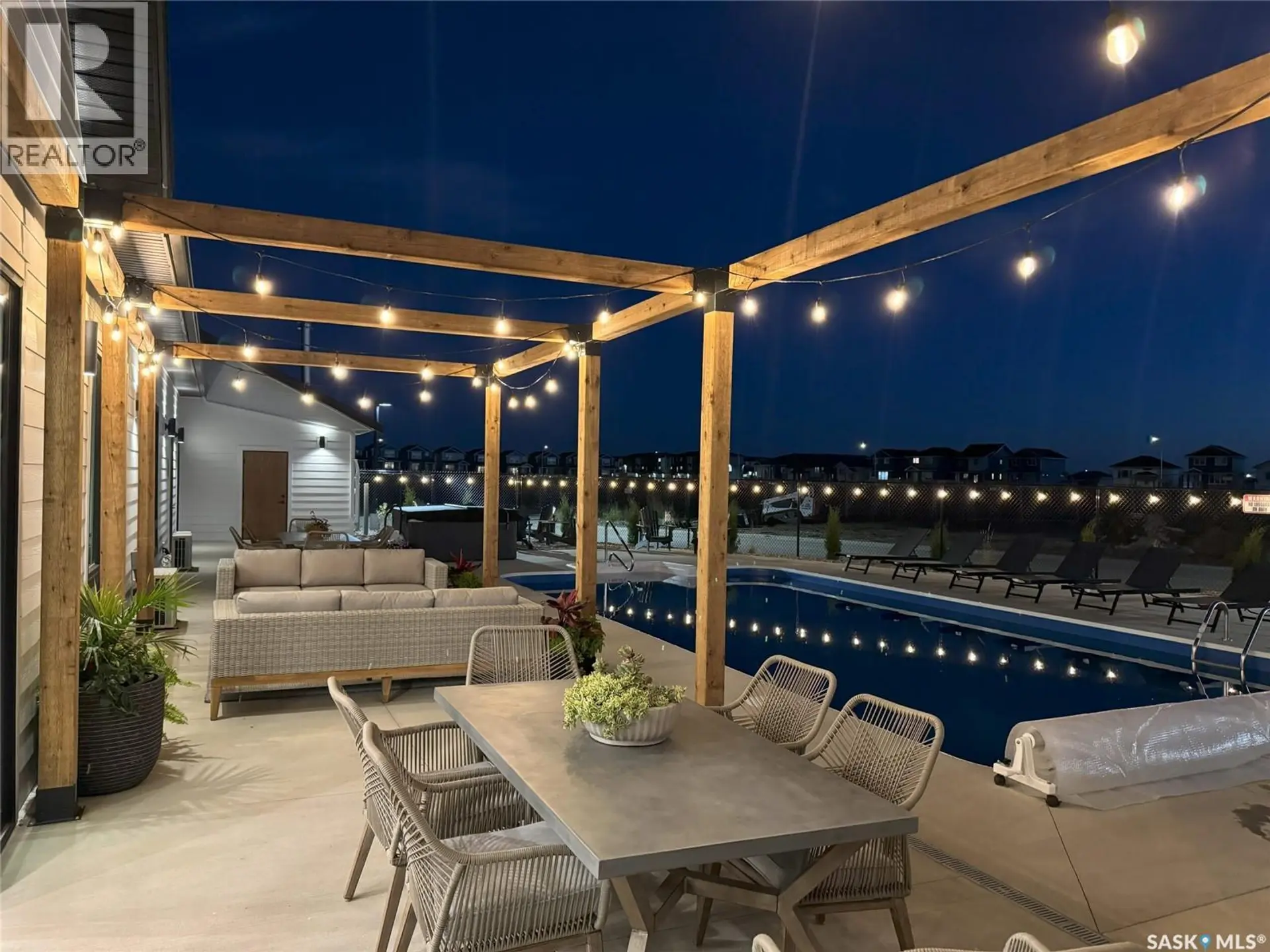 #40 105 Hathway CRESCENT - Image 3