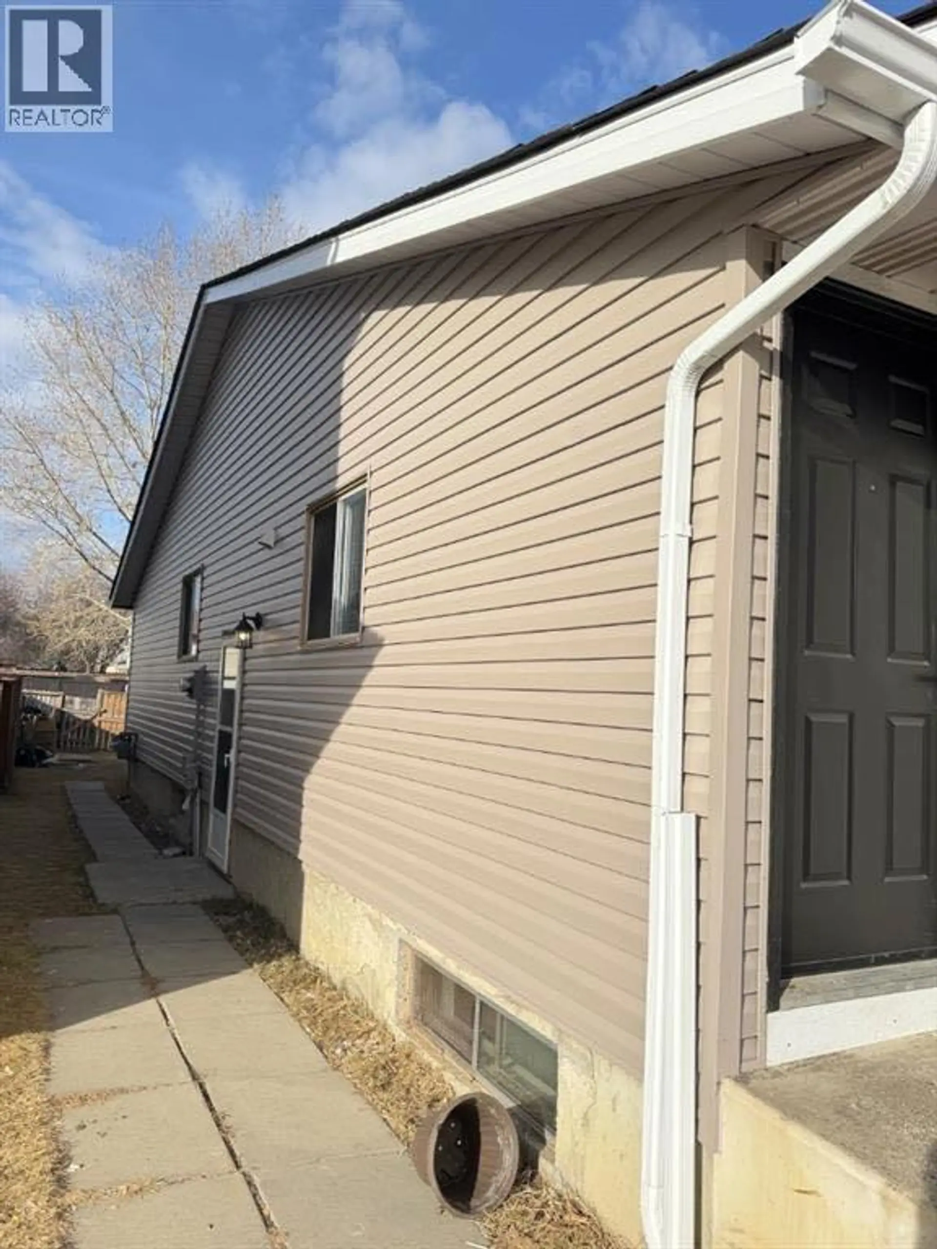 6879 Rundlehorn Drive NE - Image 17