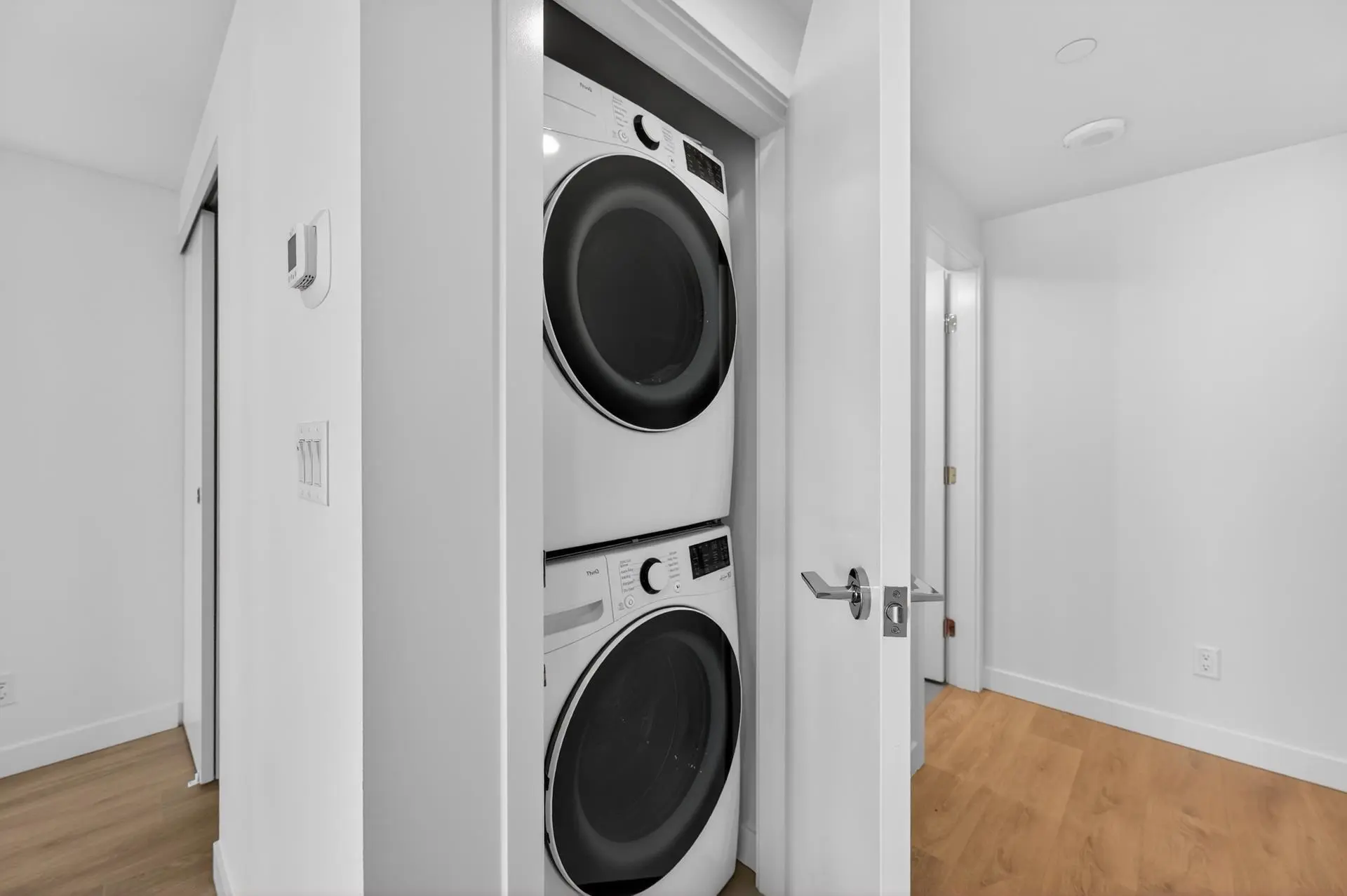 #2705 308 Alderson Avenue - Image 6