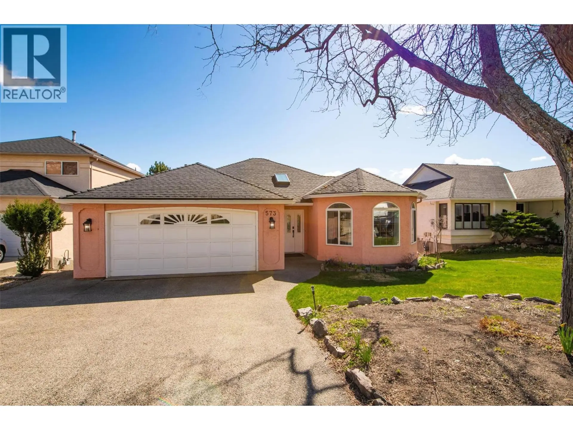 Property at 573 Spruceview Place N, Kelowna, BC