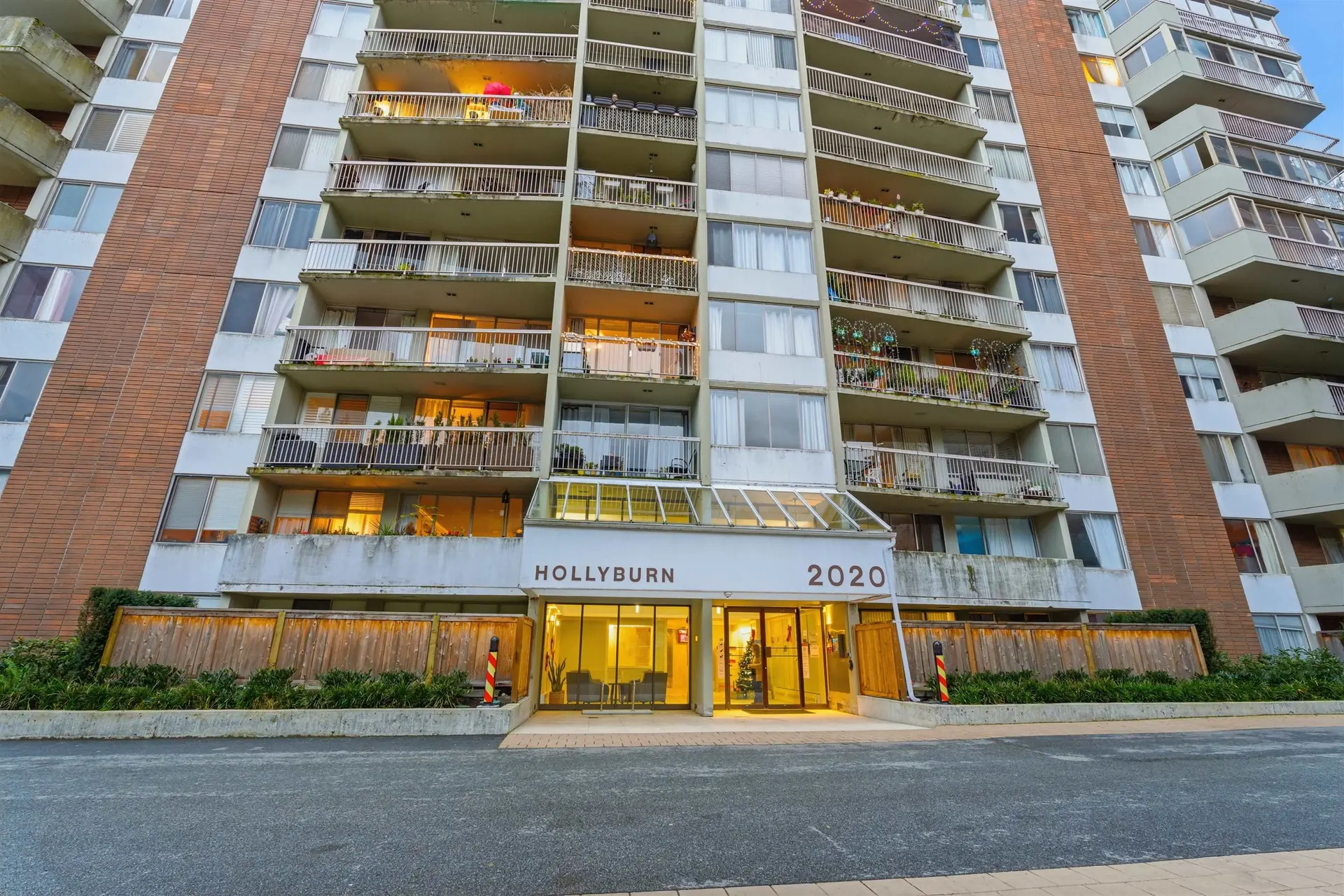 Property at #808 2020 Fullerton Avenue, North Vancouver, BC