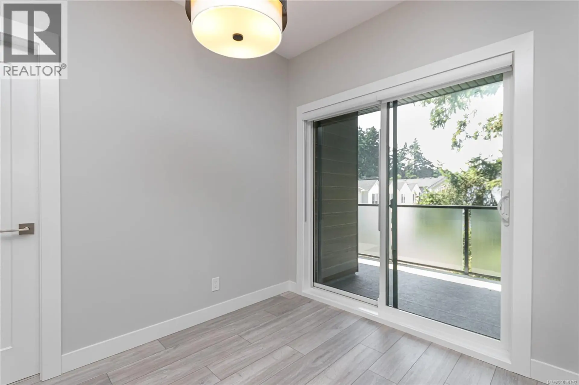 #305 924 Jenkins Ave - Image 3