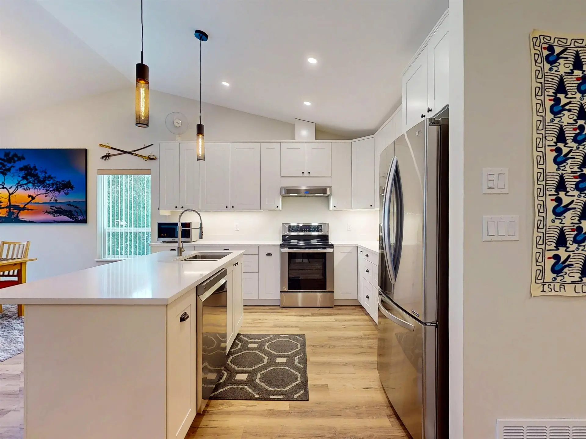 Property at 7808 Eagle Drive, Halfmoon Bay, BC