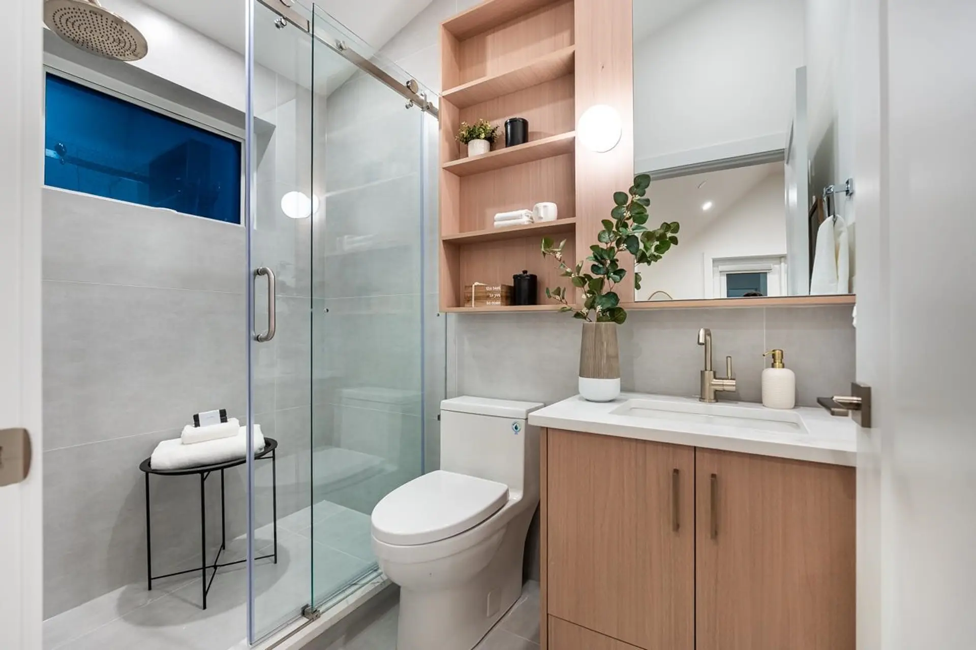 #1 5355 Inverness Street - Image 16