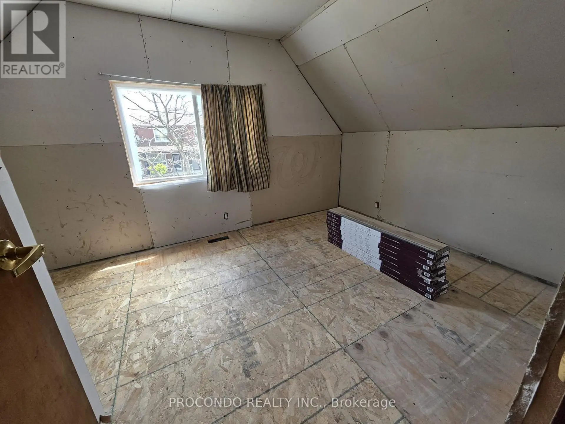 286 HARVIE AVENUE - Image 11