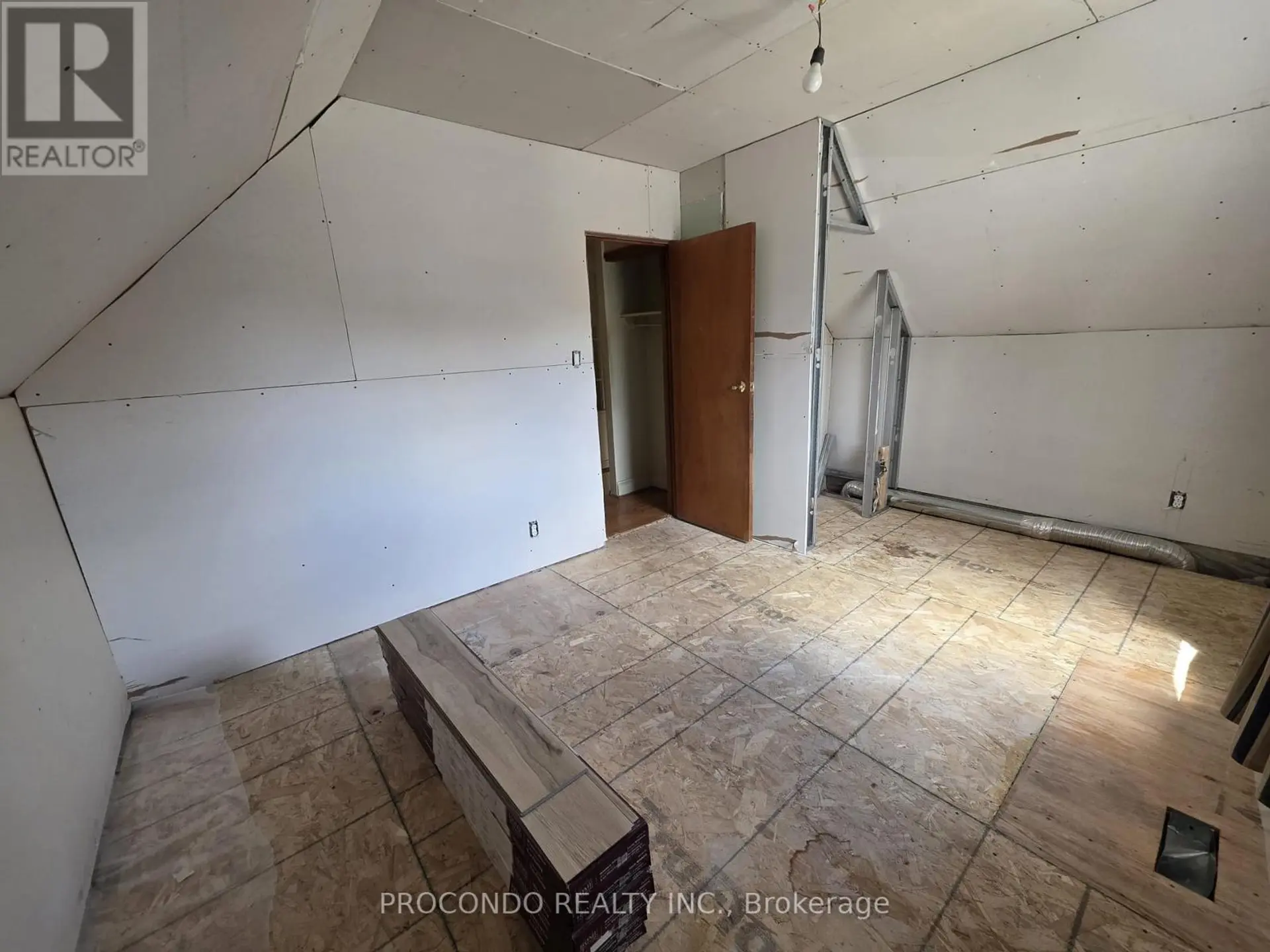 286 HARVIE AVENUE - Image 12