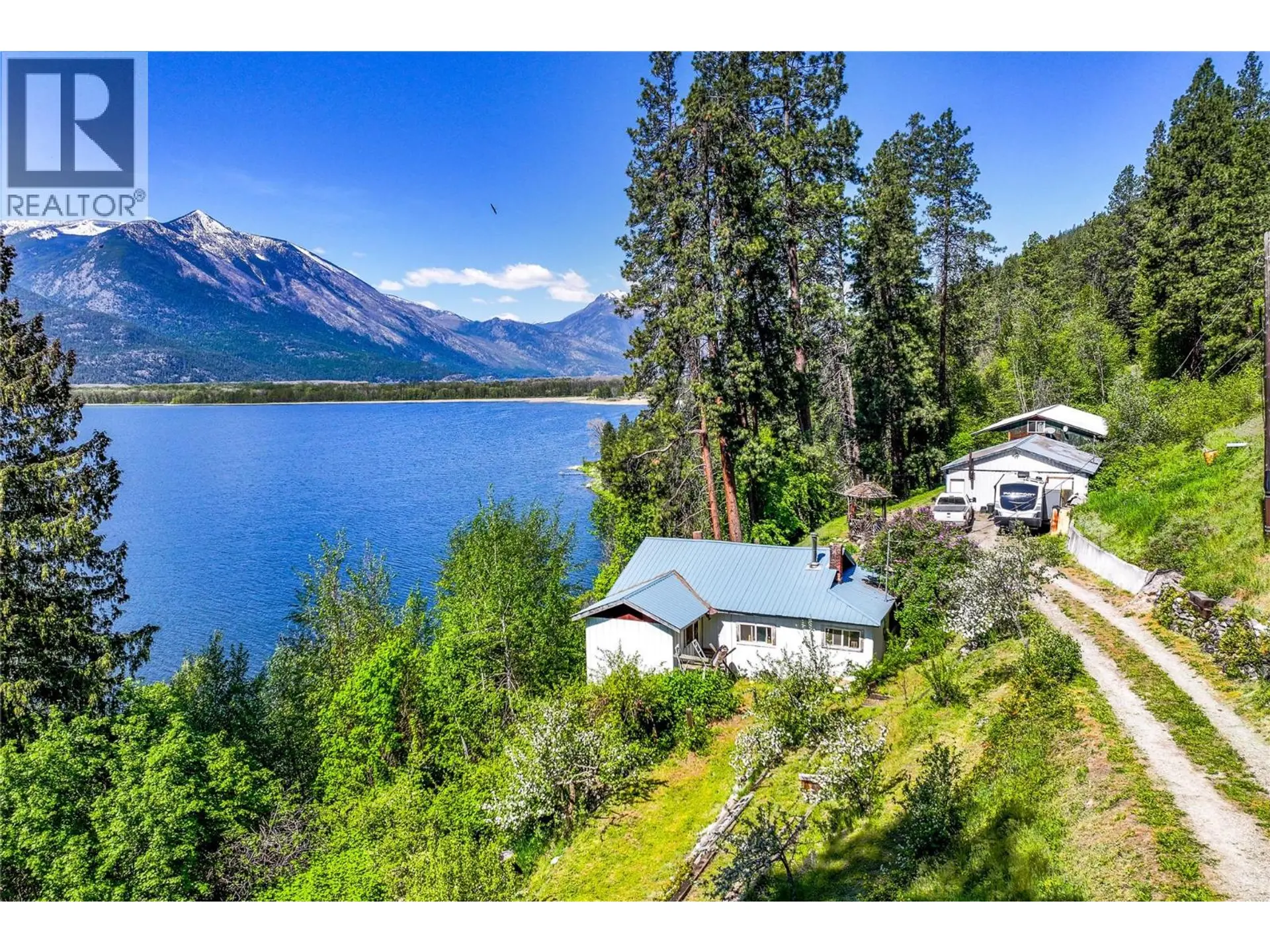 Property at 8281 HWY 3A, Sirdar, BC