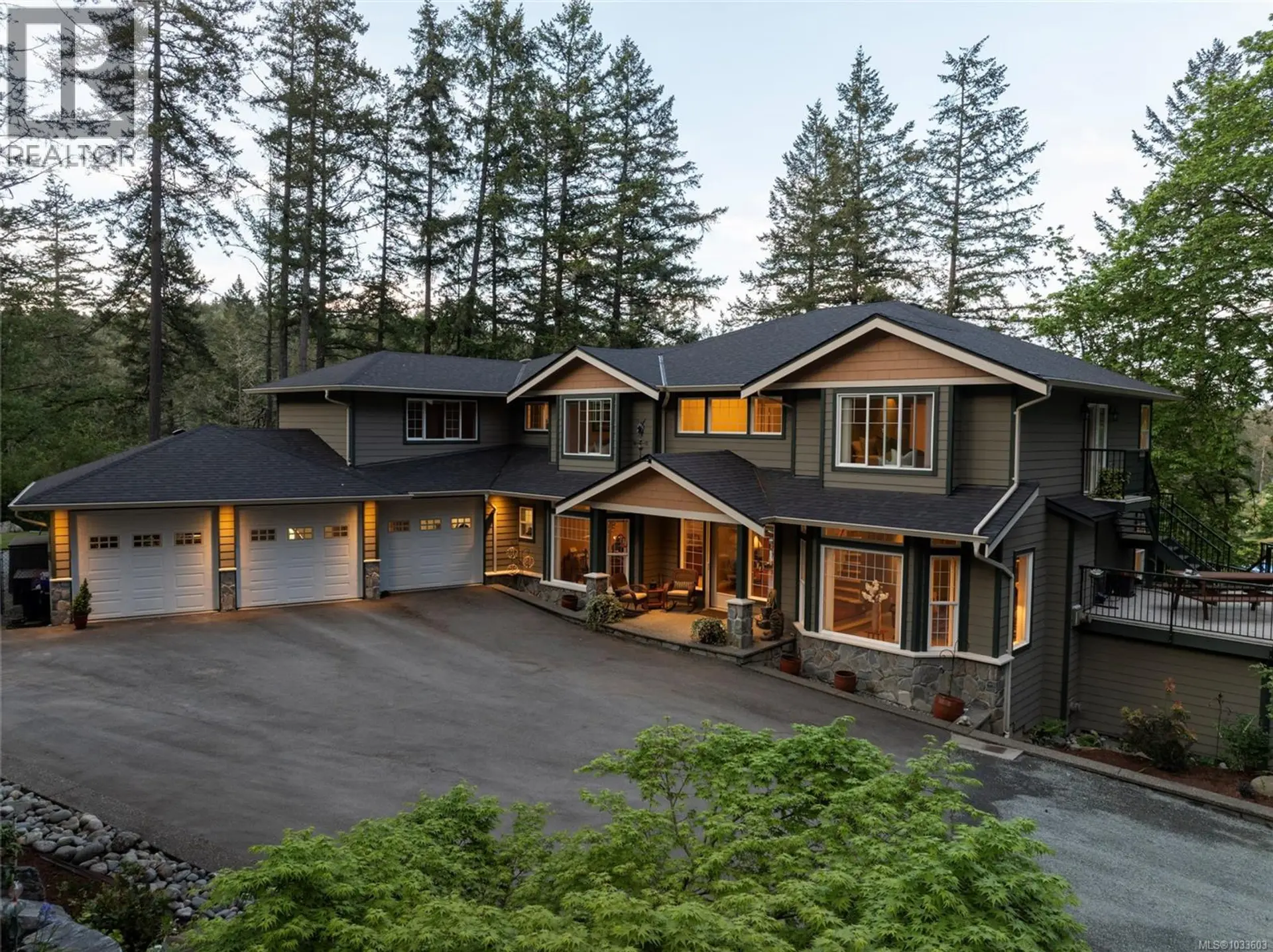 Property at 376 Viaduct Ave W, Saanich, BC