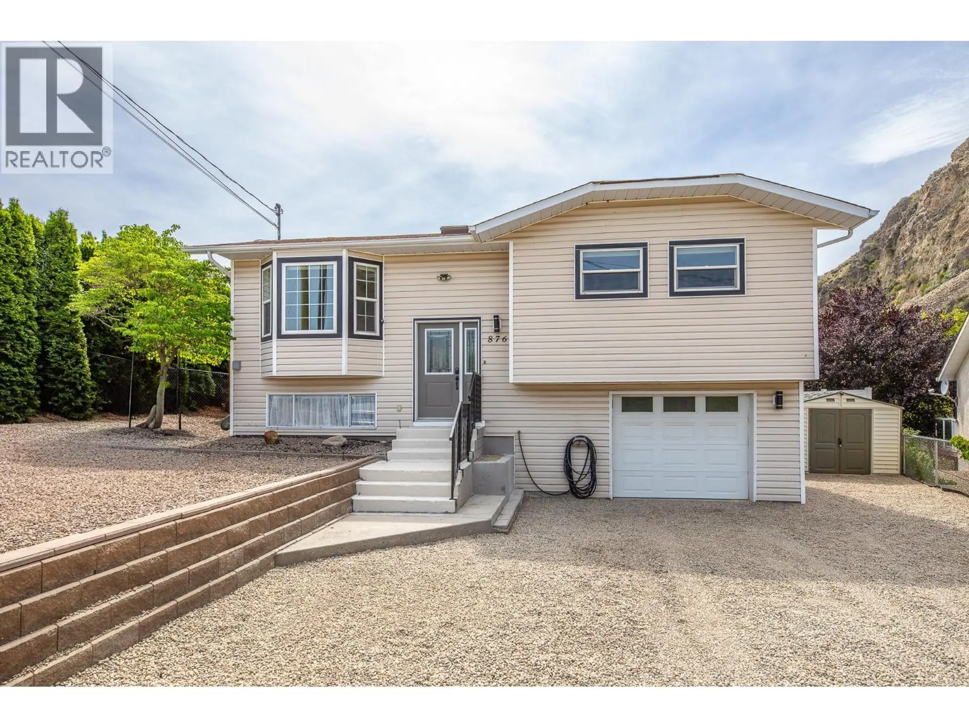 Property at 876 Eveningstar Crescent, Oliver, BC