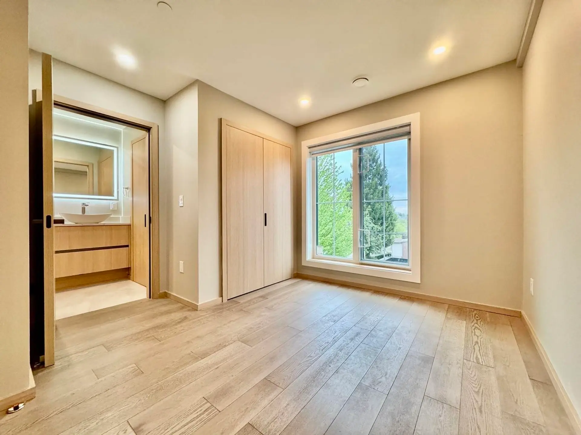 5218 Rupert Street - Image 13