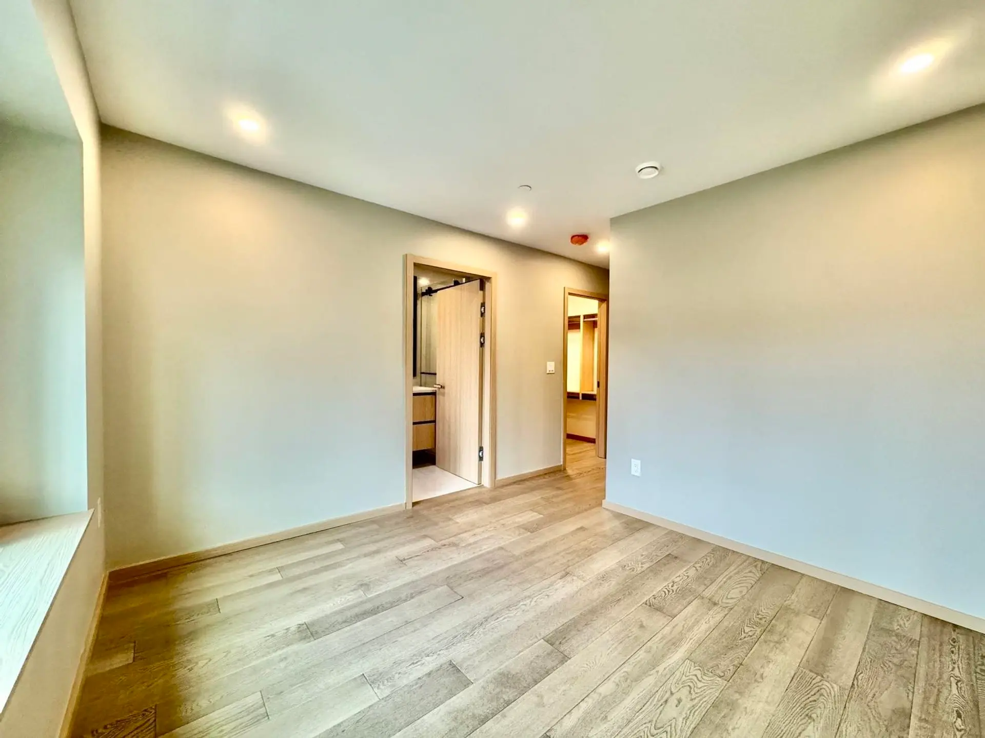 5218 Rupert Street - Image 8