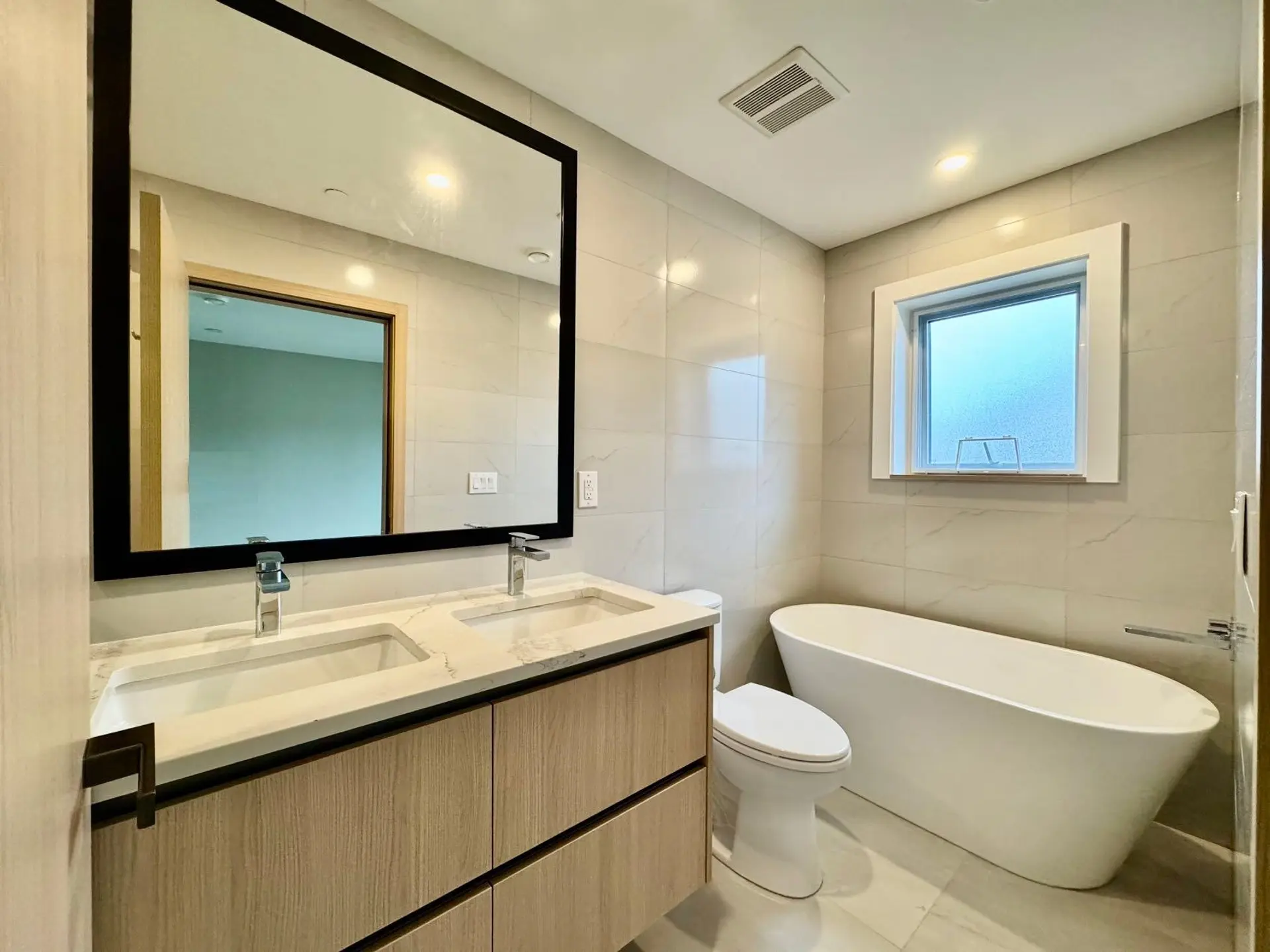 5216 Rupert Street - Image 10