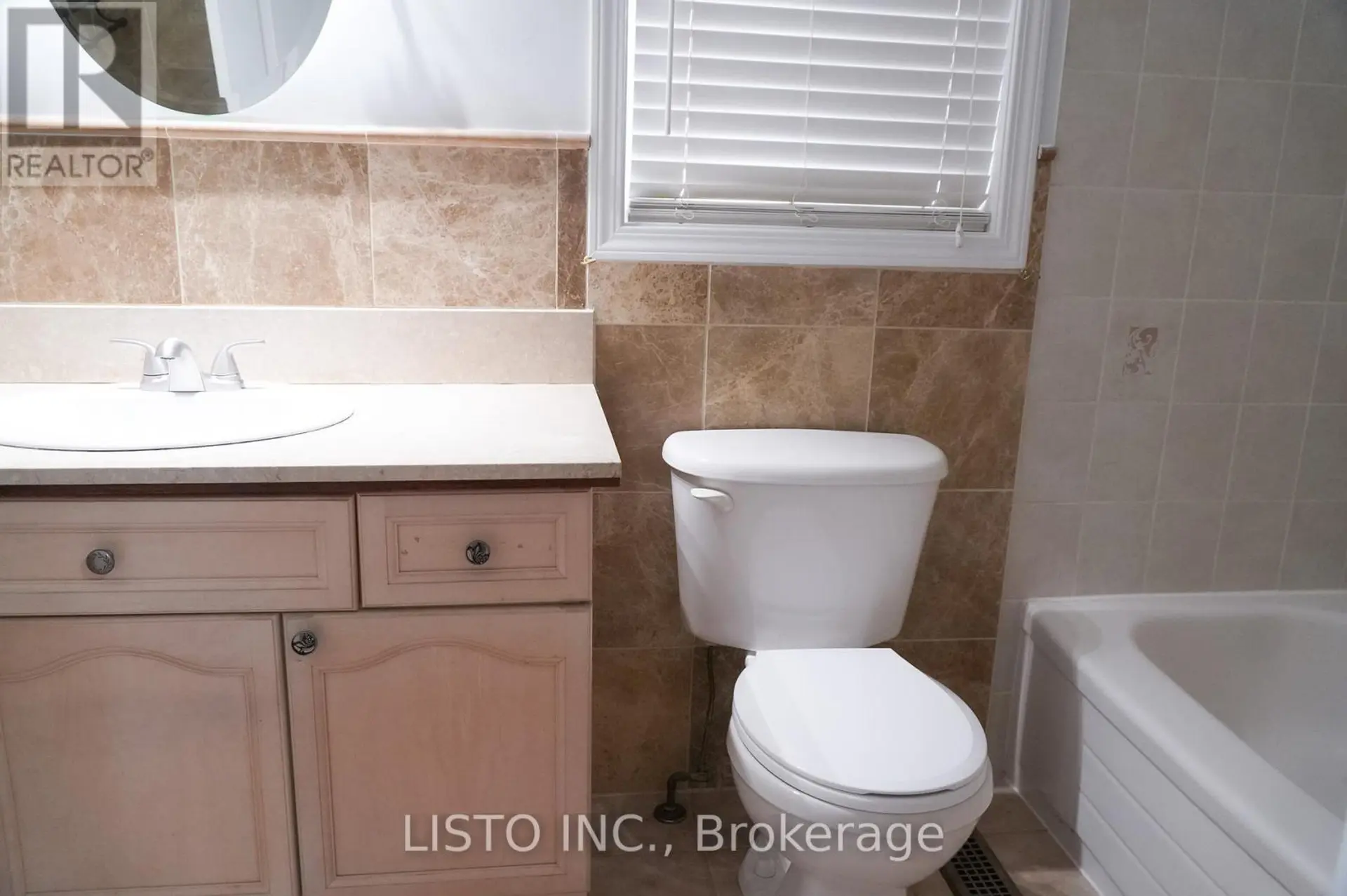 128 SWEETWOOD CIRCLE - Image 10