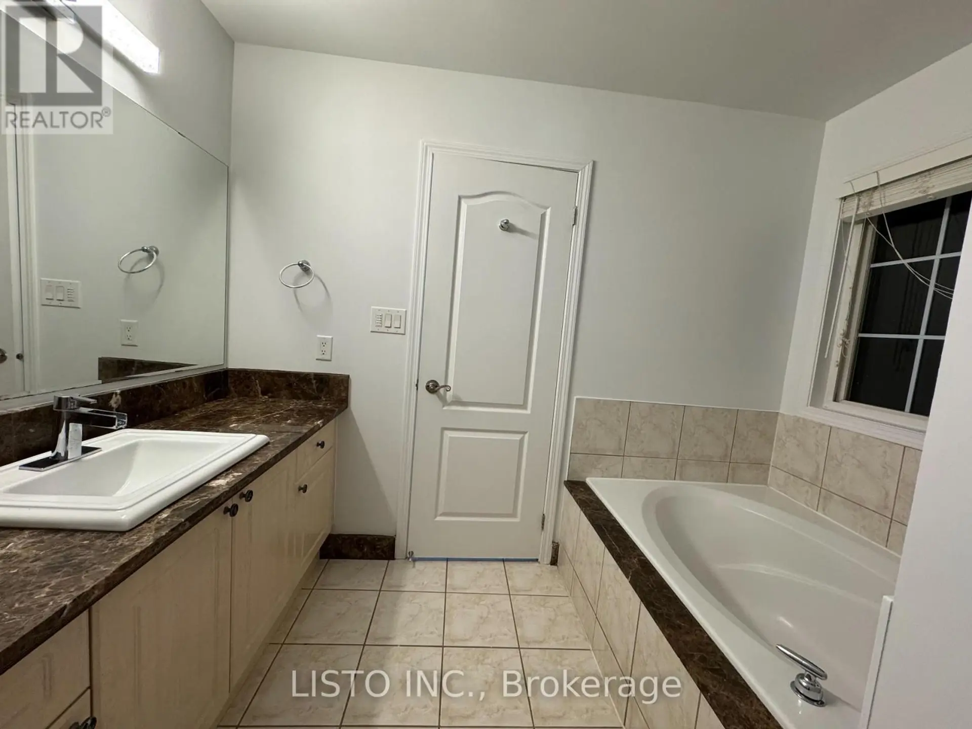 128 SWEETWOOD CIRCLE - Image 7