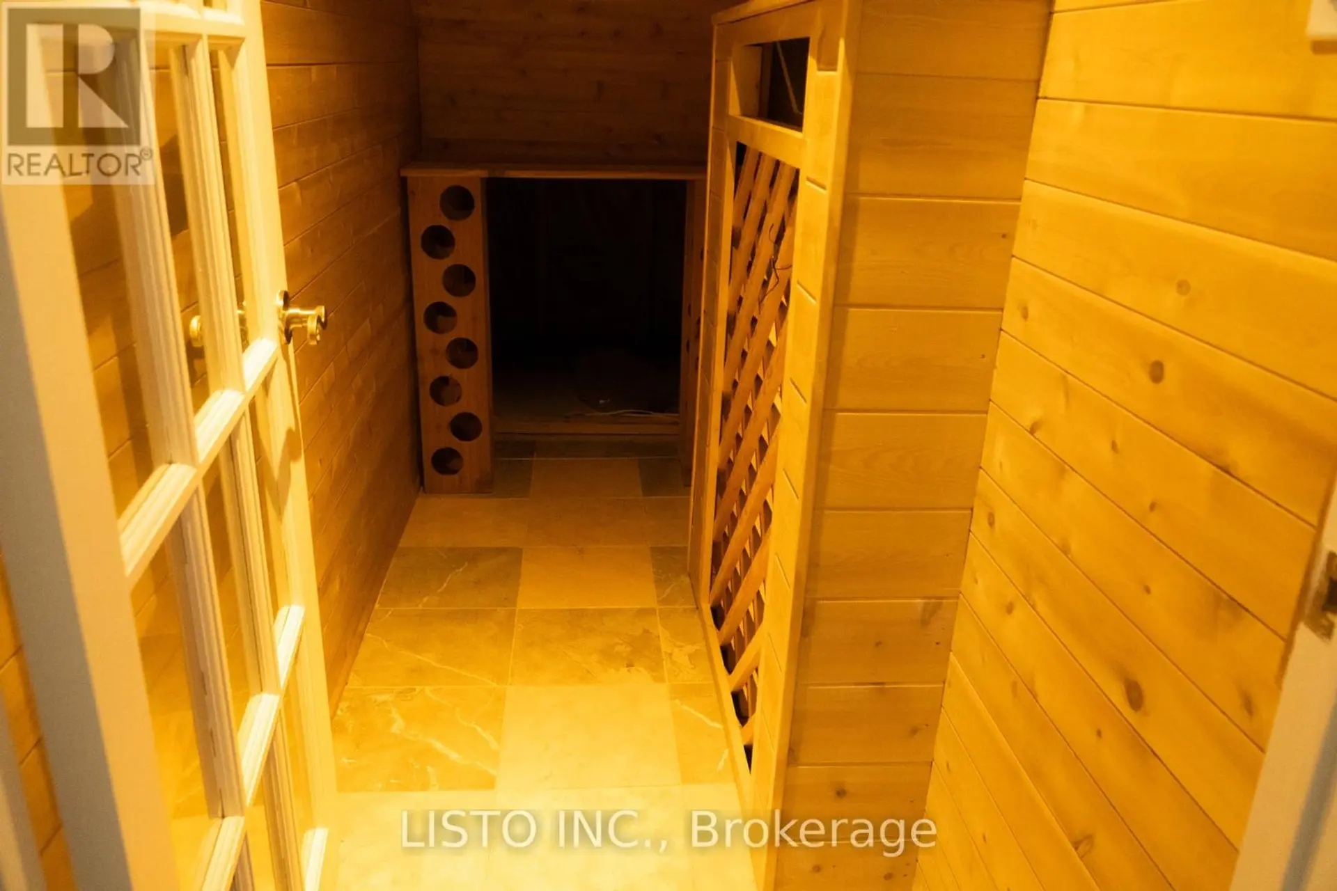 128 SWEETWOOD CIRCLE - Image 19