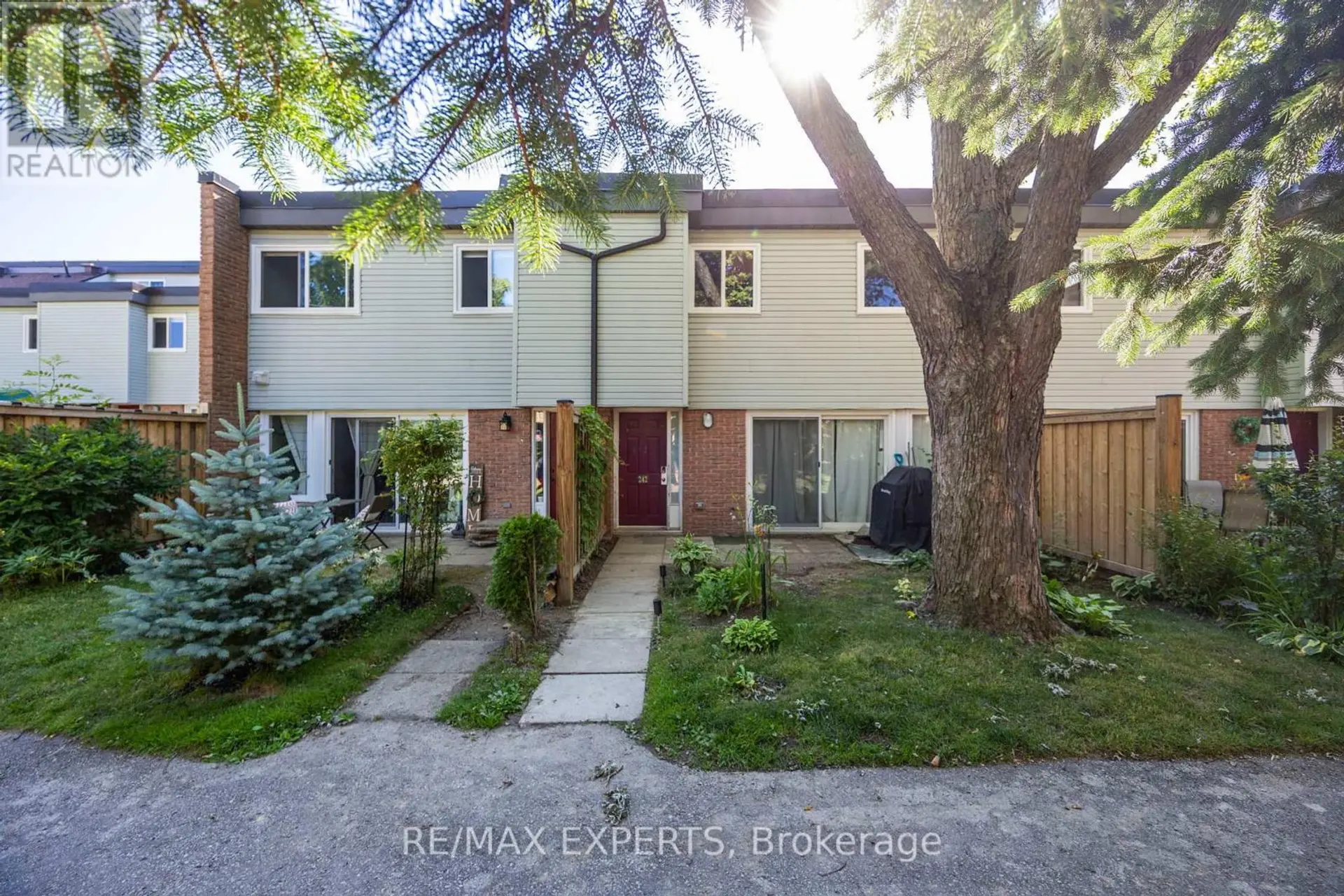 242 MILESTONE CRESCENT - Image 1