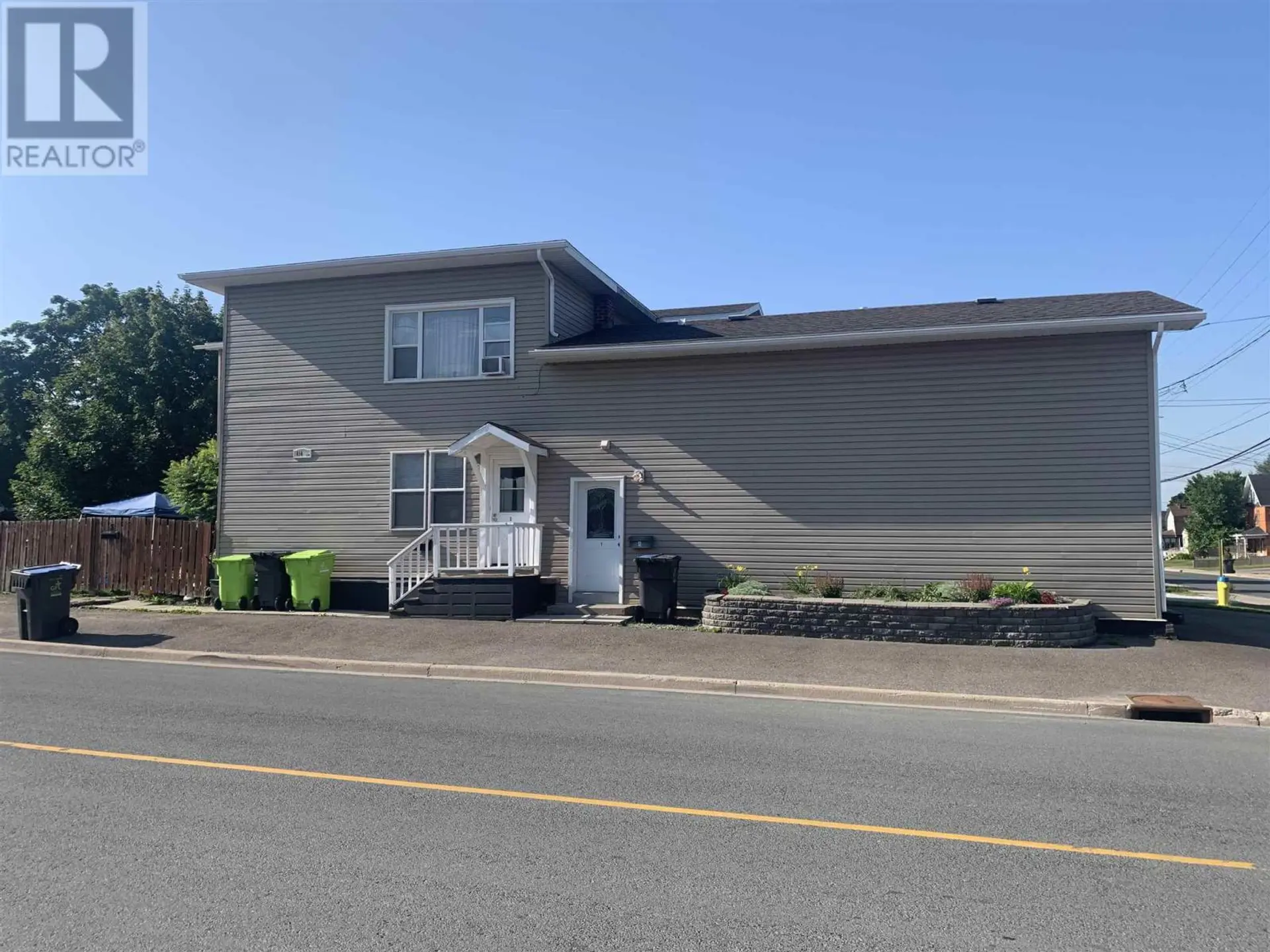 464 John ST - Image 3