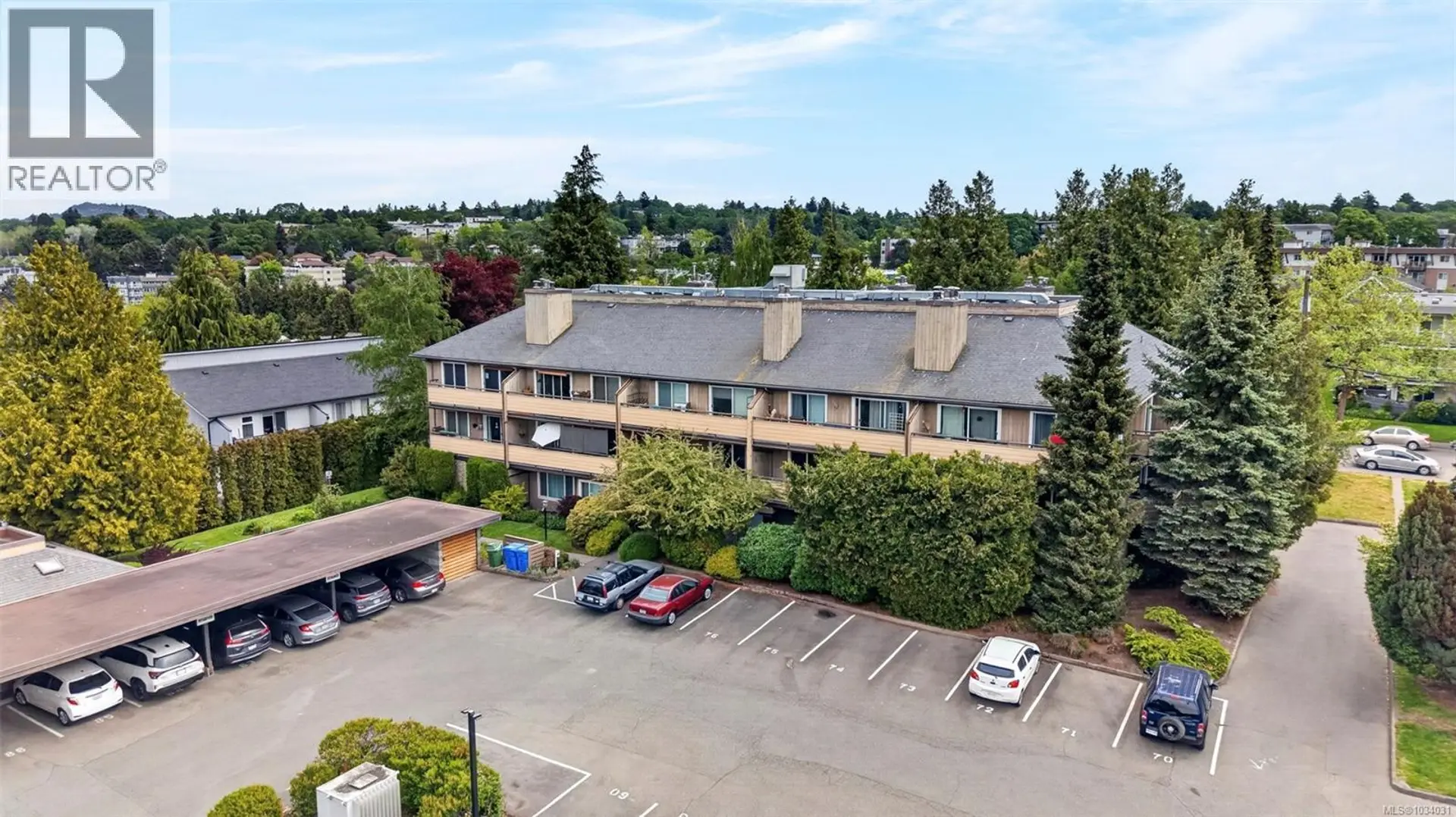 Property at #206 3225 Alder St, Saanich, BC